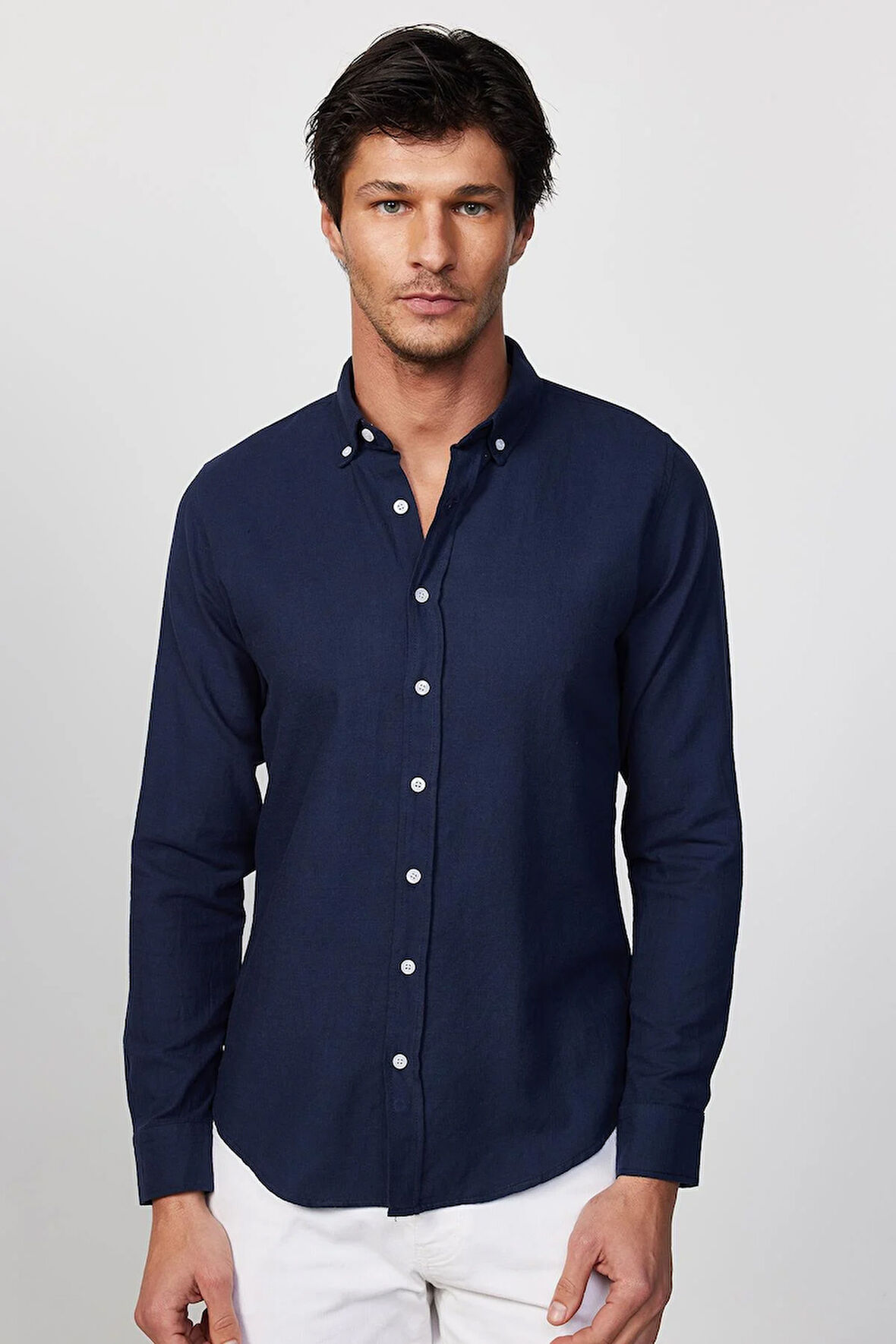 Erkek Slim Fit Dar Kesim %100 Pamuk Keten Doku Düğmeli Yaka Lacivert Gömlek
