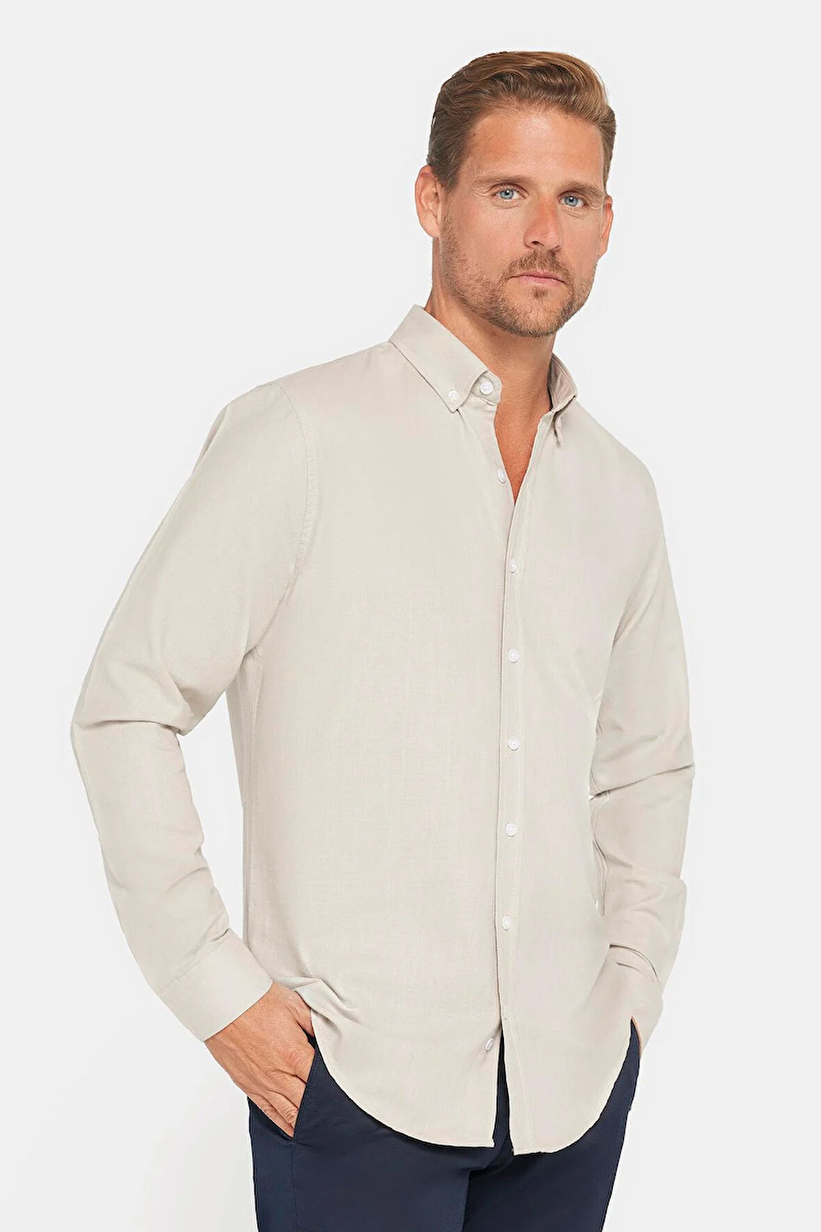 Erkek Slim Fit Dar Kesim %100 Pamuk Keten Doku Düğmeli Yaka Taş Renk Gömlek
