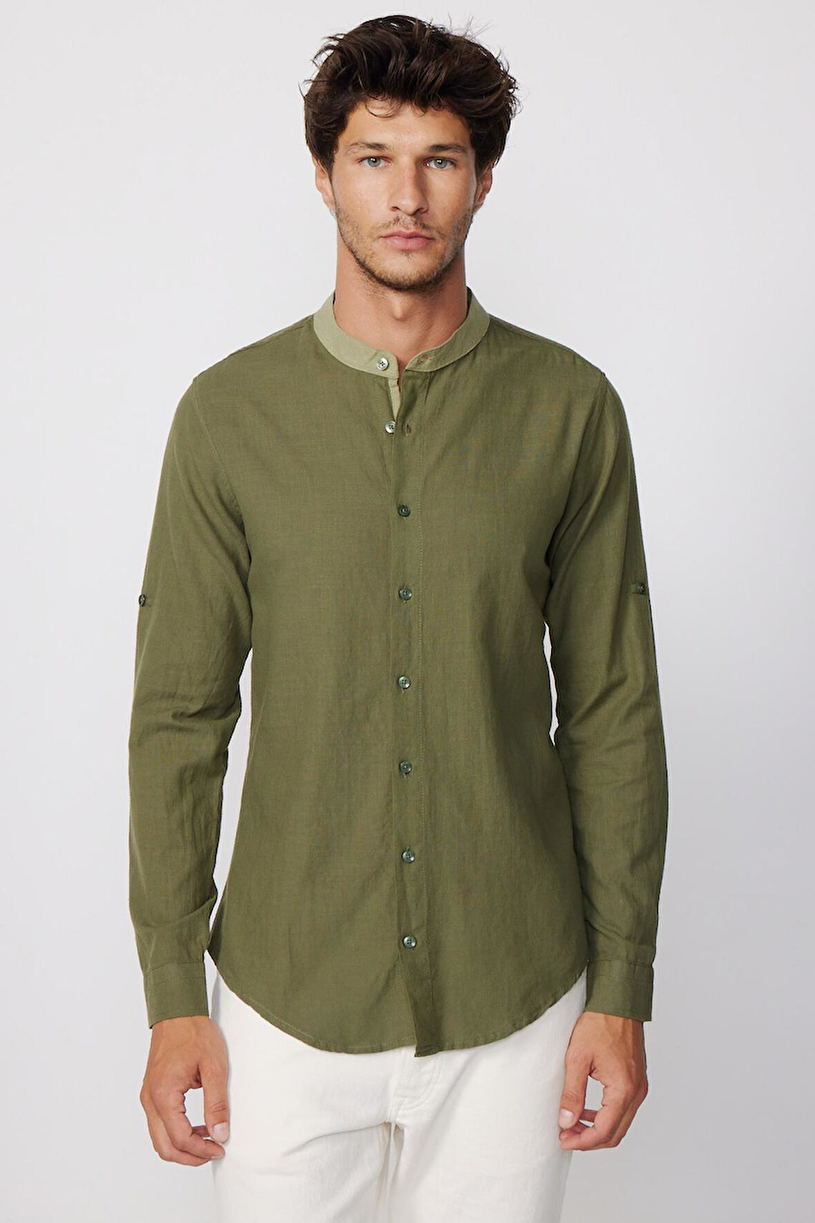 Erkek Slim Fit Dar Kesim Uzun Kollu %100 Pamuk Keten Doku Hakim Yaka Apoletli Haki Gömlek