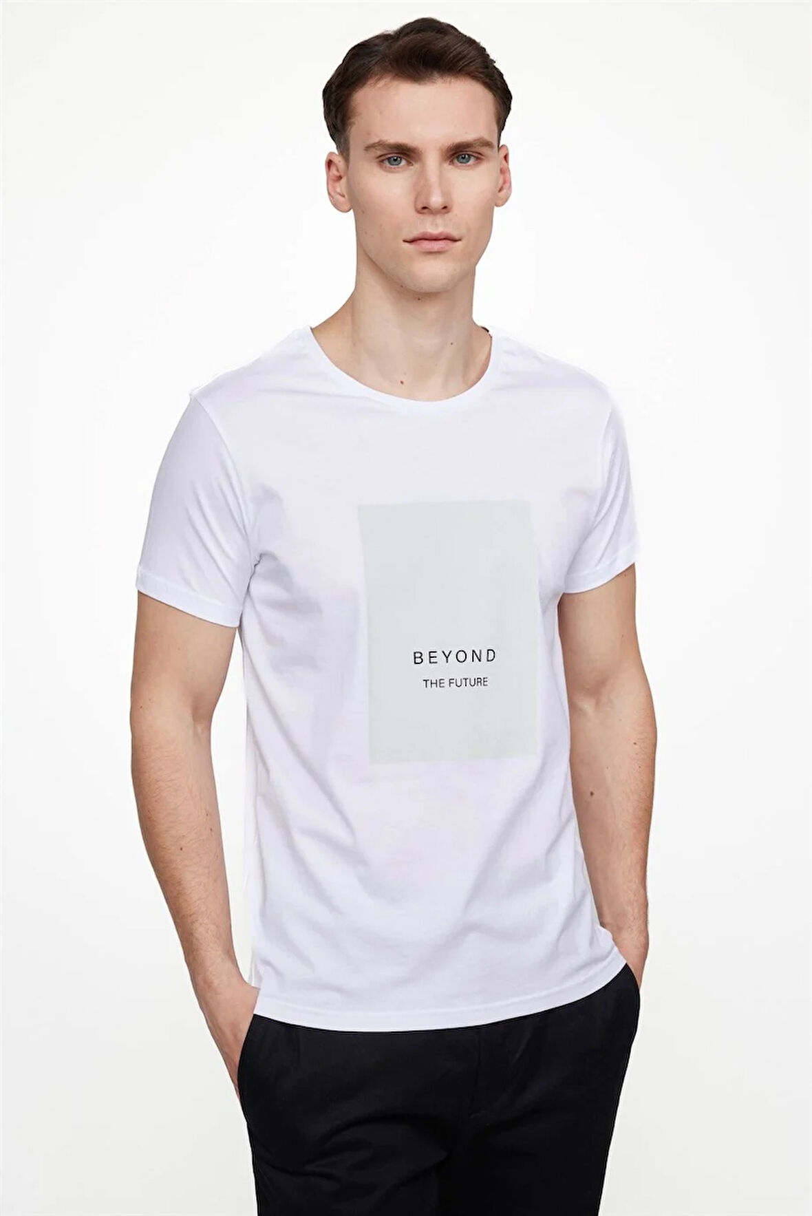 Erkek Slim Fit Dar Kesim %100 Pamuk Yumuşak Dokulu Baskılı Beyaz Bisiklet Yaka Tişört