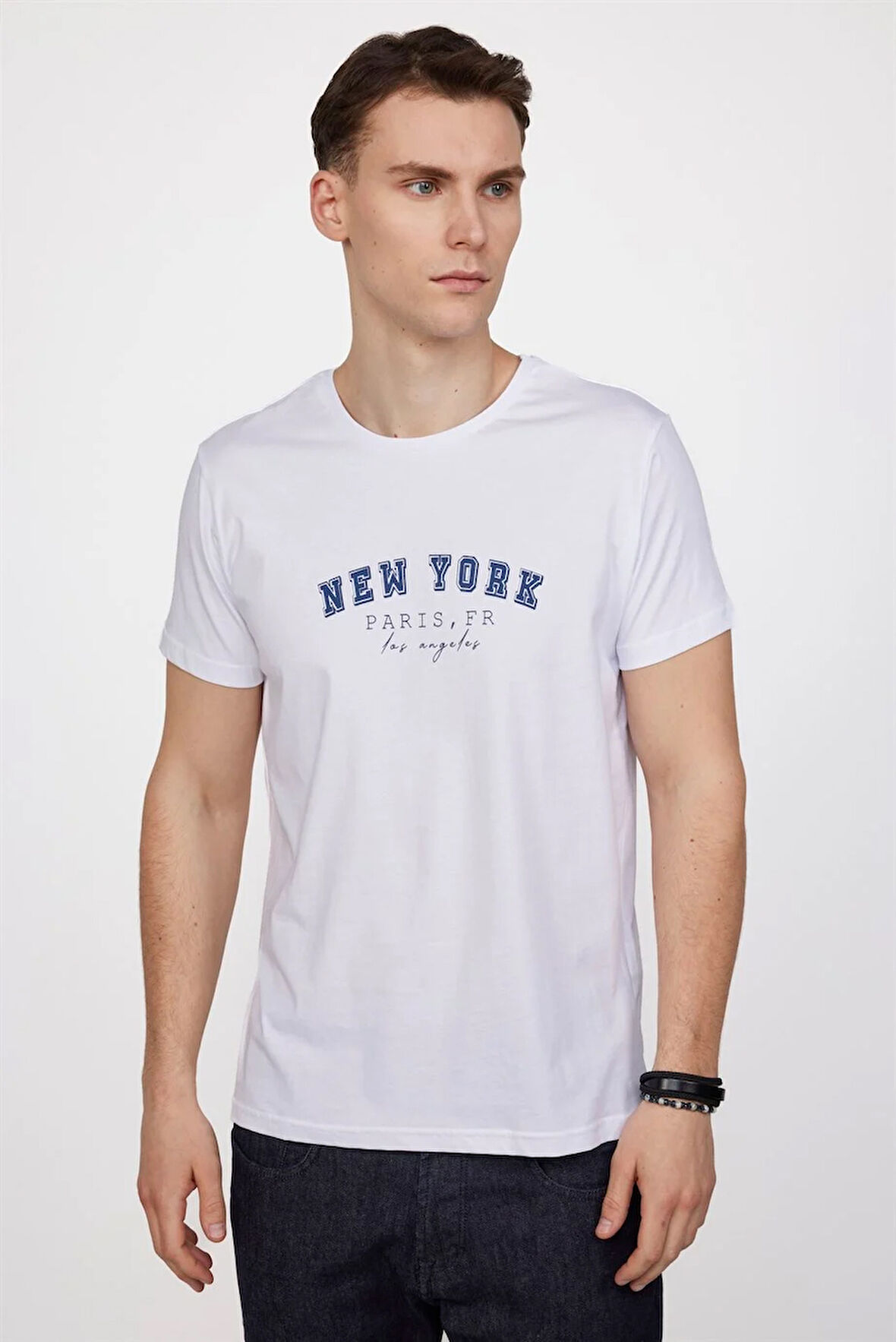 Erkek Slim Fit Dar Kesim %100 Pamuk Yumuşak Dokulu Baskılı Beyaz Bisiklet Yaka Tişört