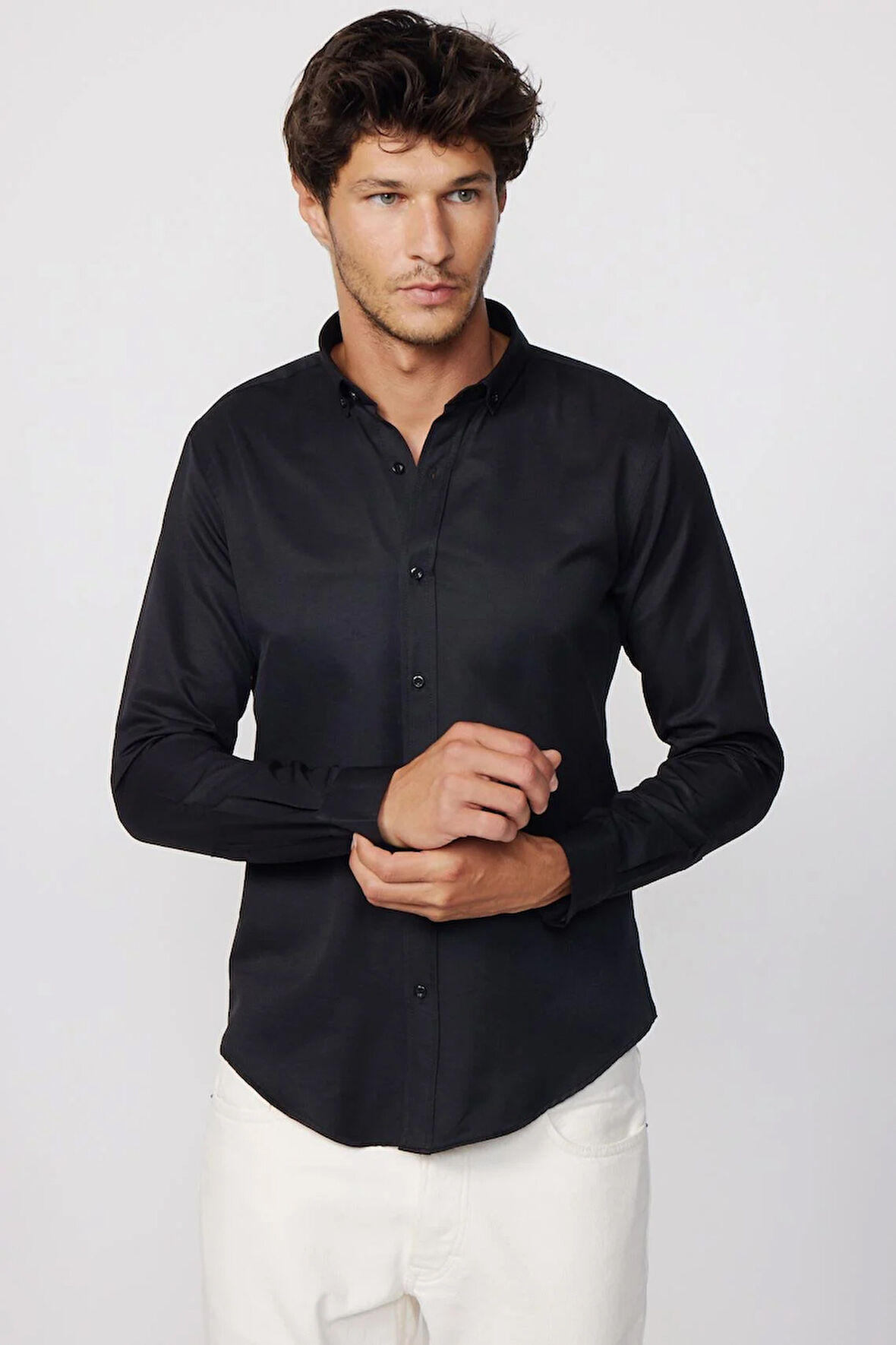 Slim Fit Uzun Kollu Düğmeli Yaka Pamuklu Kolay Ütü Düz Erkek Gömlek