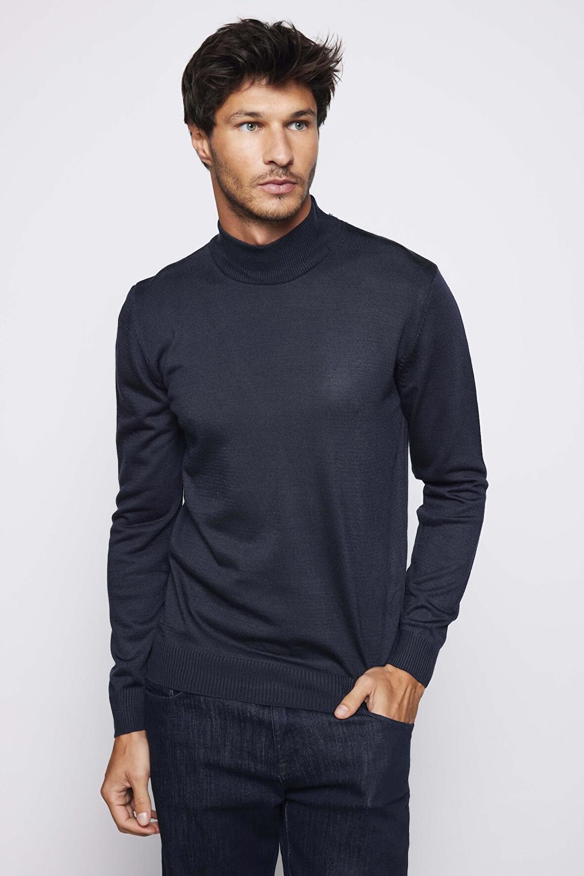 Slim Fit Dar Kesim Yarım Balıkçı Yaka Tüylenmeyen Yumuşak Dokulu Lacivert Erkek Kazak