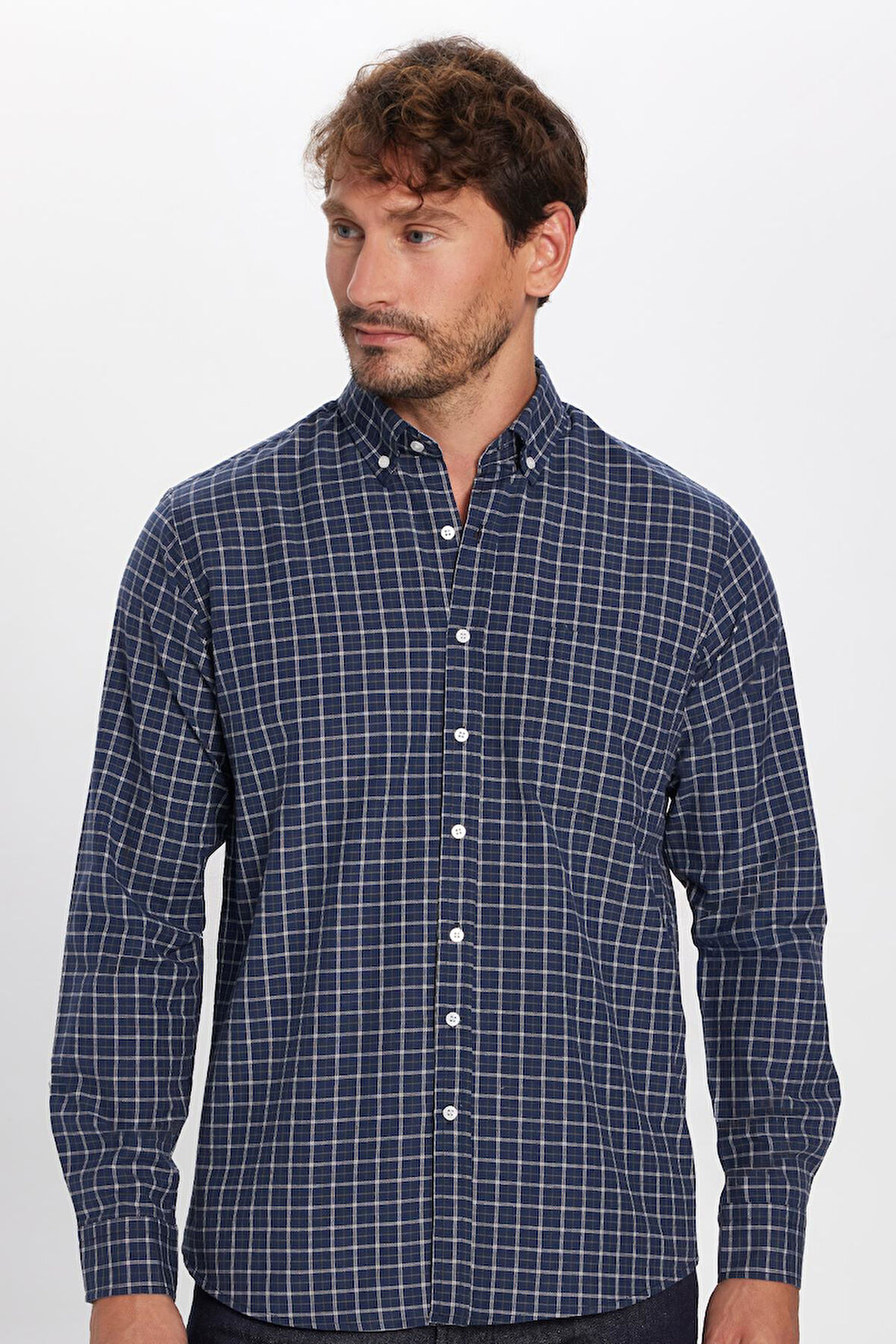 Erkek Regular Fit Klasik Kesim Düğmeli Yaka Küçük Kareli Pamuklu Lacivert-Beyaz Gömlek