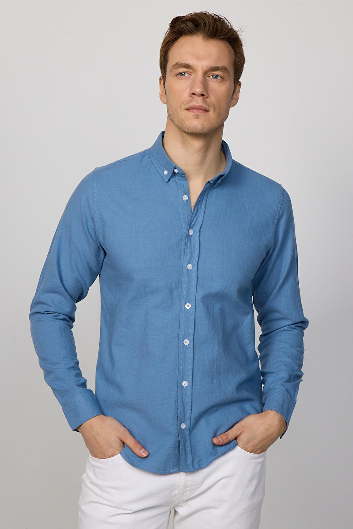 Erkek Slim Fit Dar Kesim %100 Pamuk Keten Doku Düğmeli Yaka Indigo Gömlek
