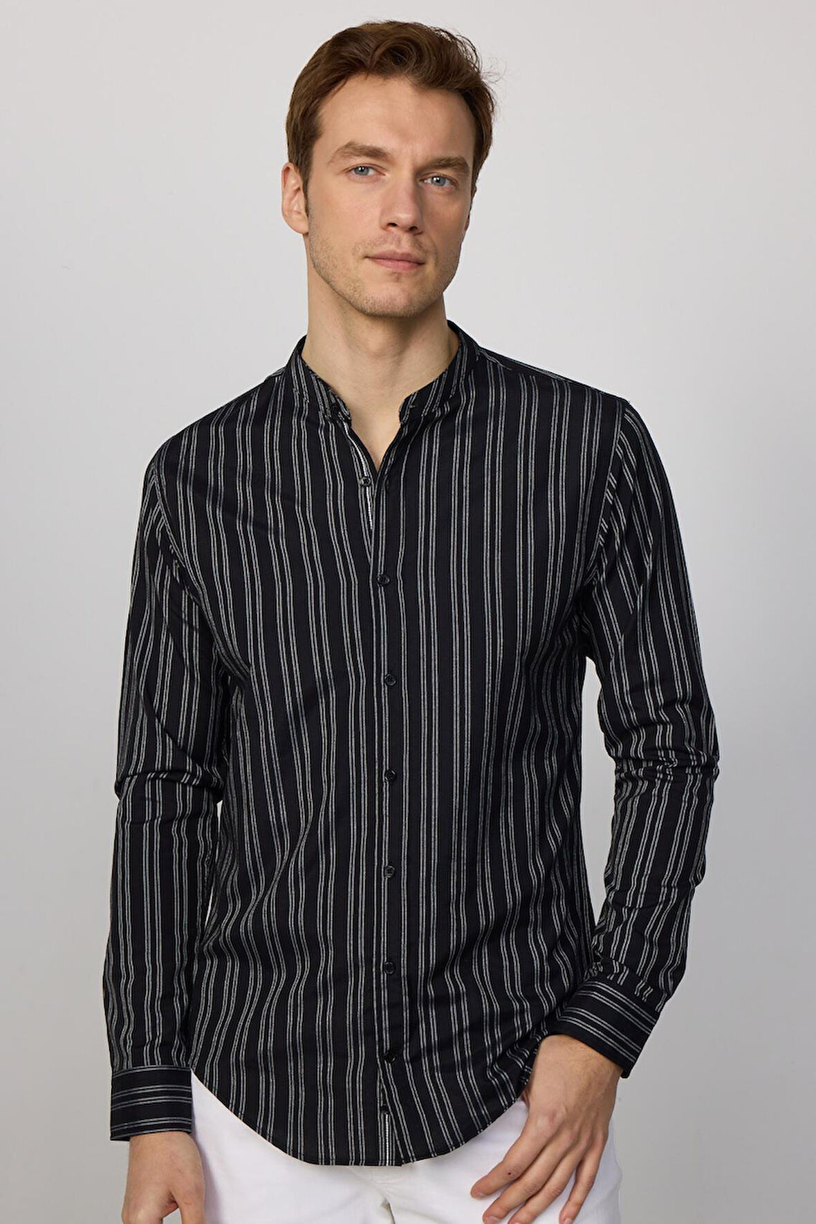 Slim Fit Uzun Kollu Hakim Yaka Pamuklu Kolay Ütü Çizgili Siyah Erkek Gömlek