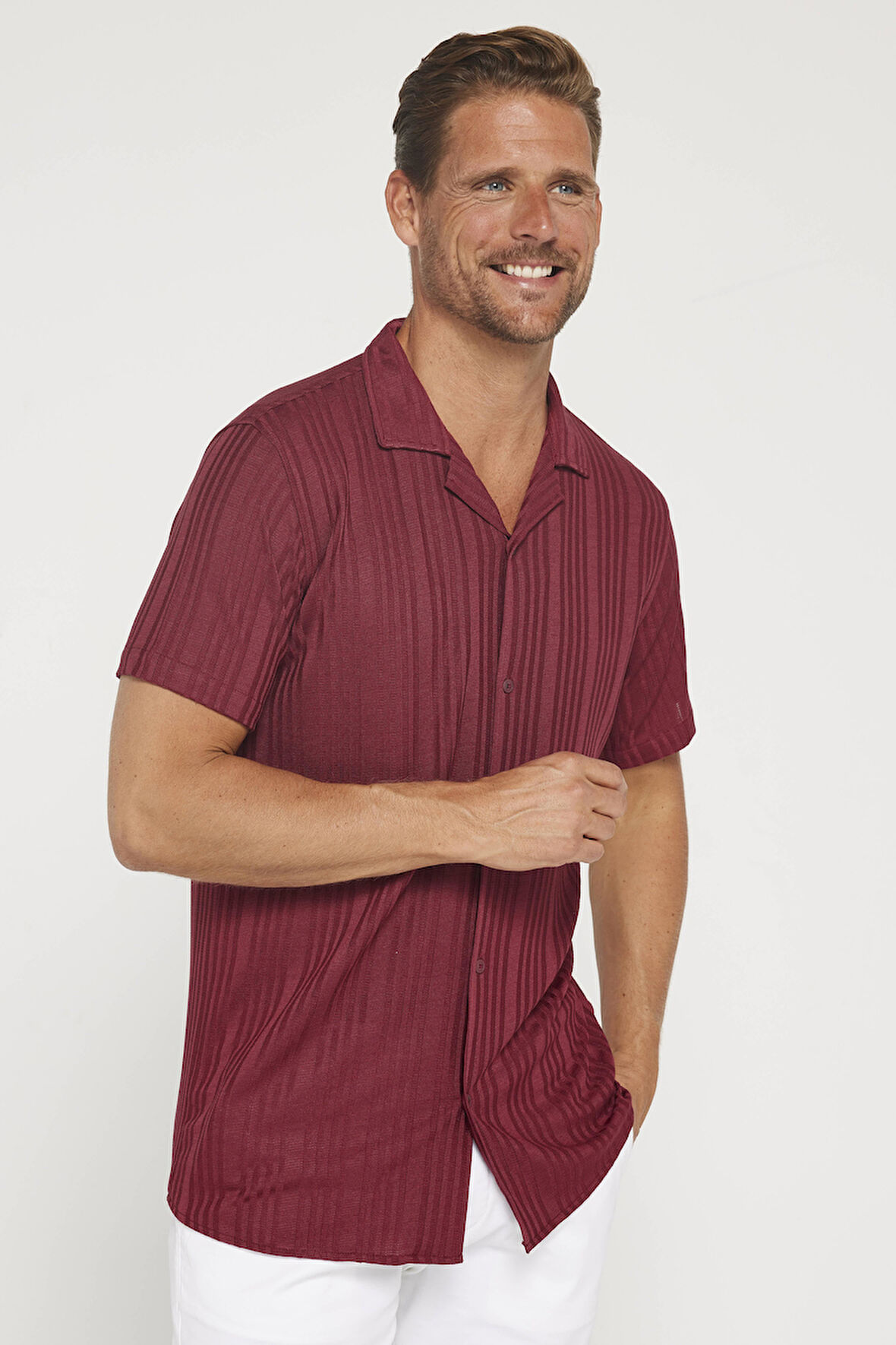 Erkek Slim Fit Dar Kesim Kısa Kollu Örme Kumaş Kiremit Renk Apaş Yaka Gömlek