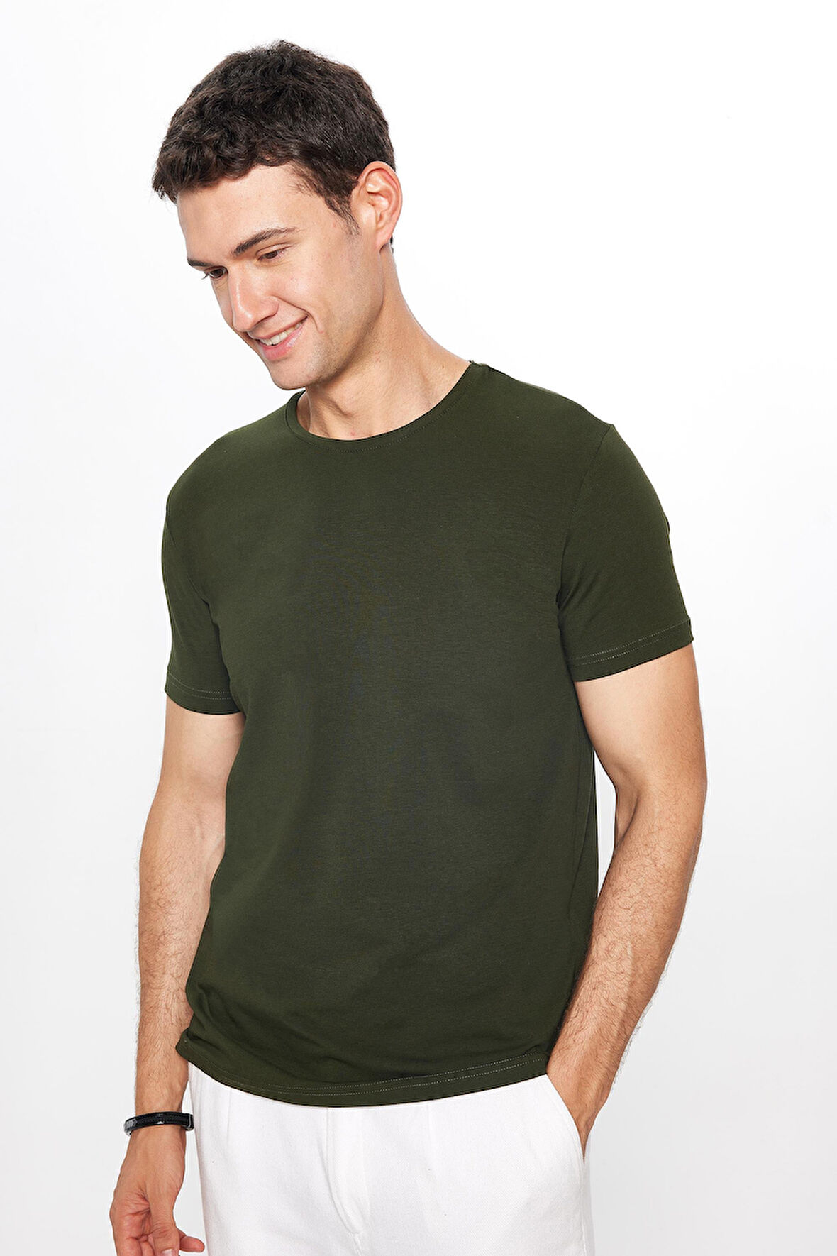 Erkek Slim Fit Dar Kesim Pamuklu Yumuşak Doku Likralı Esnek Kumaş Basic Haki Bisiklet Yaka Tişört