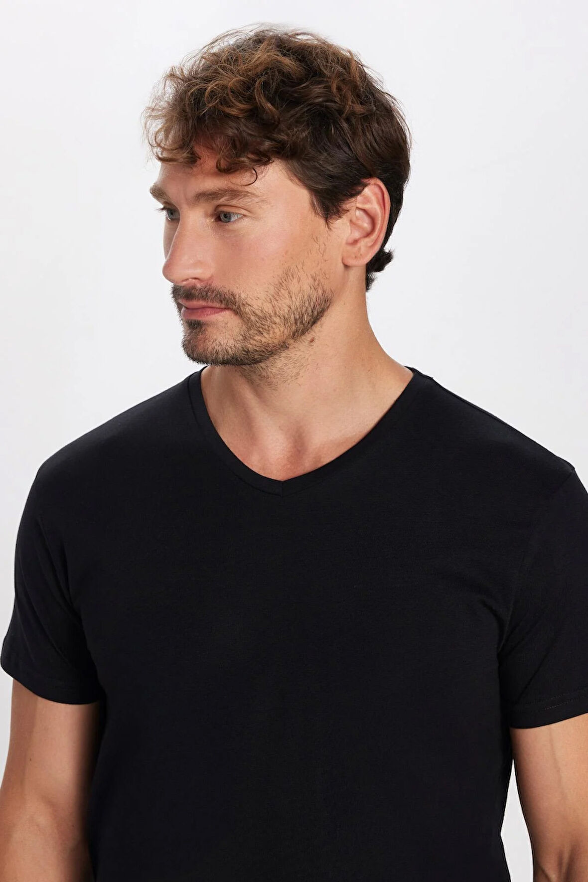 Erkek Slim Fit Dar Kesim %100 Pamuk Yumuşak Dokulu Siyah V Yaka Tişört