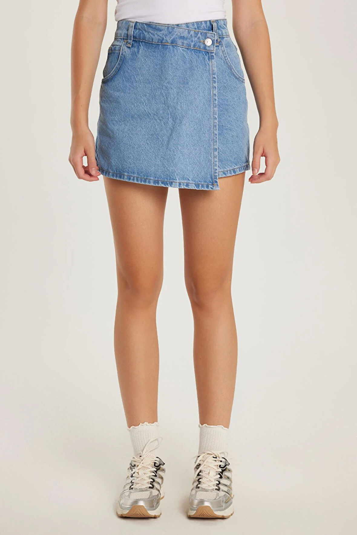 Kadın Slim Fit Dar Kesim Çift Cepli Açık Mavi Şort Etek