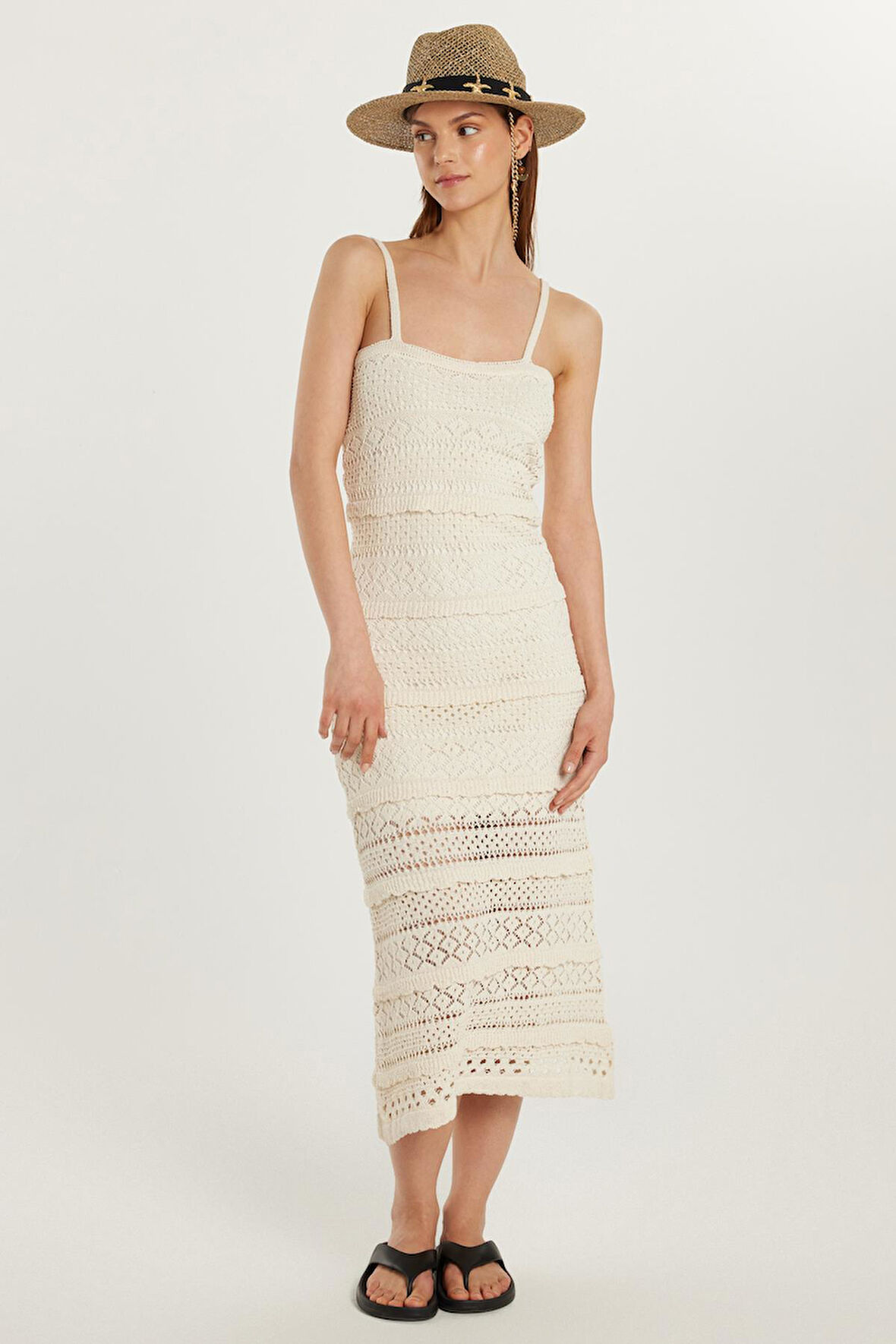 Kadın Standart Fit Fırfırlı Örme Desenli Askılı Yaka Bej Elbise