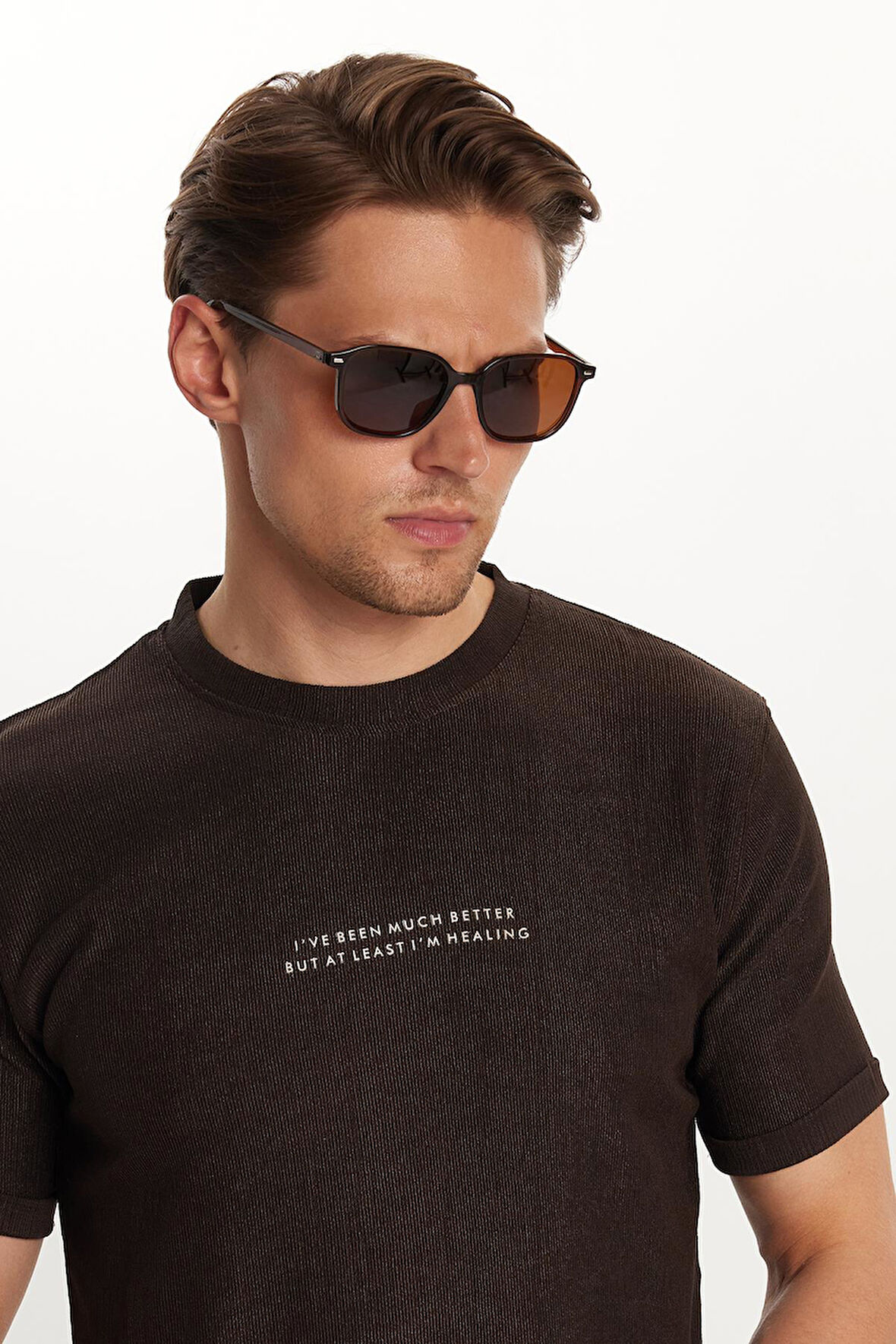 Erkek Slim Fit Dar Kesim Pamuklu Ribanalı Baskılı Kahverengi Bisiklet Yaka Tişört