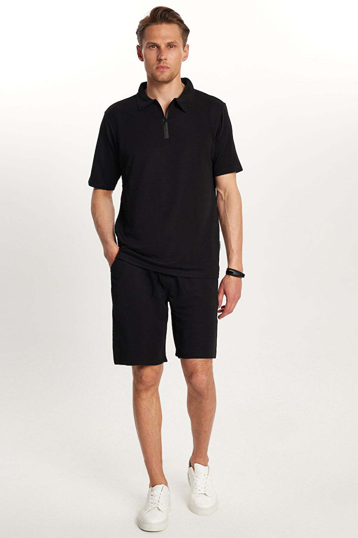 Erkek Standart Fit Pamuklu Fermuarlı Polo Yaka Tişört Beli Bağcıklı Siyah Şort Takım