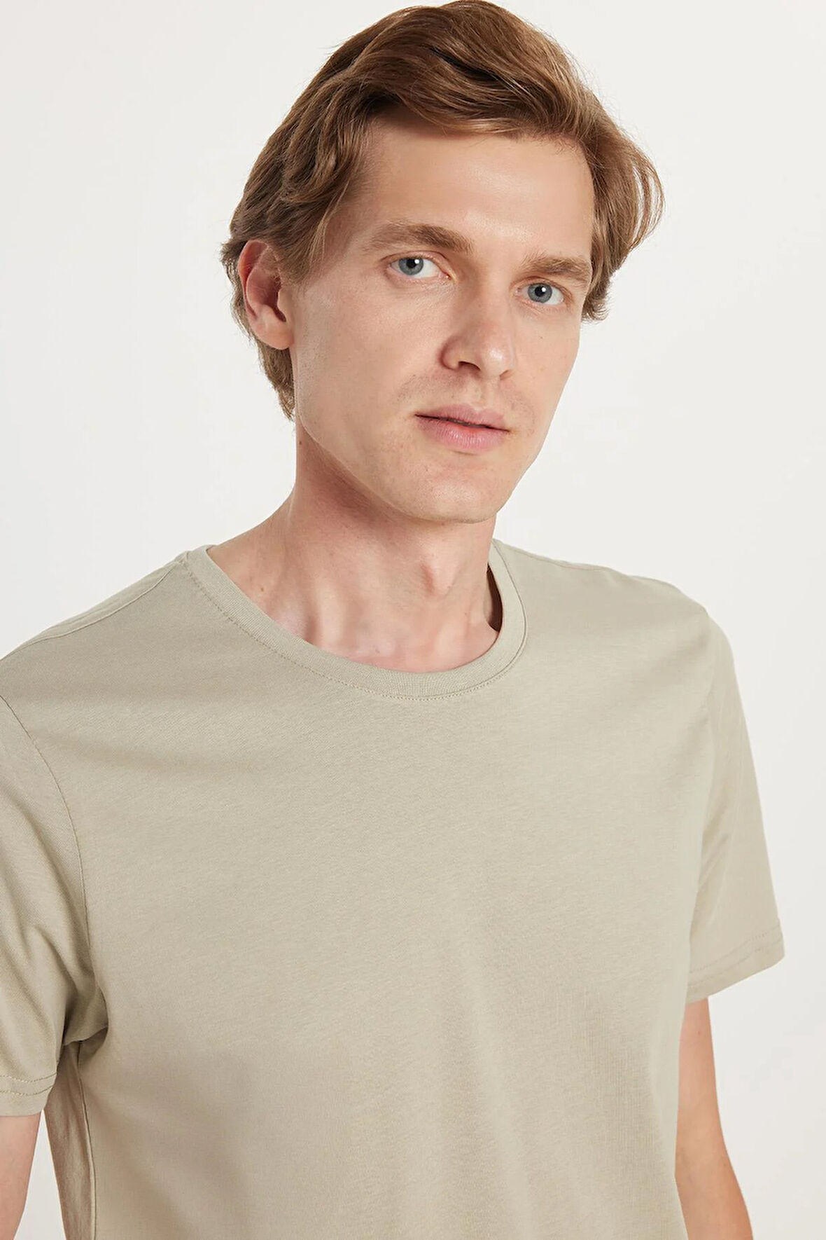 Unisex Slim Fit Dar Kesim %100 Pamuk Yumuşak Dokulu Yeşil Bisiklet Yaka Tişört