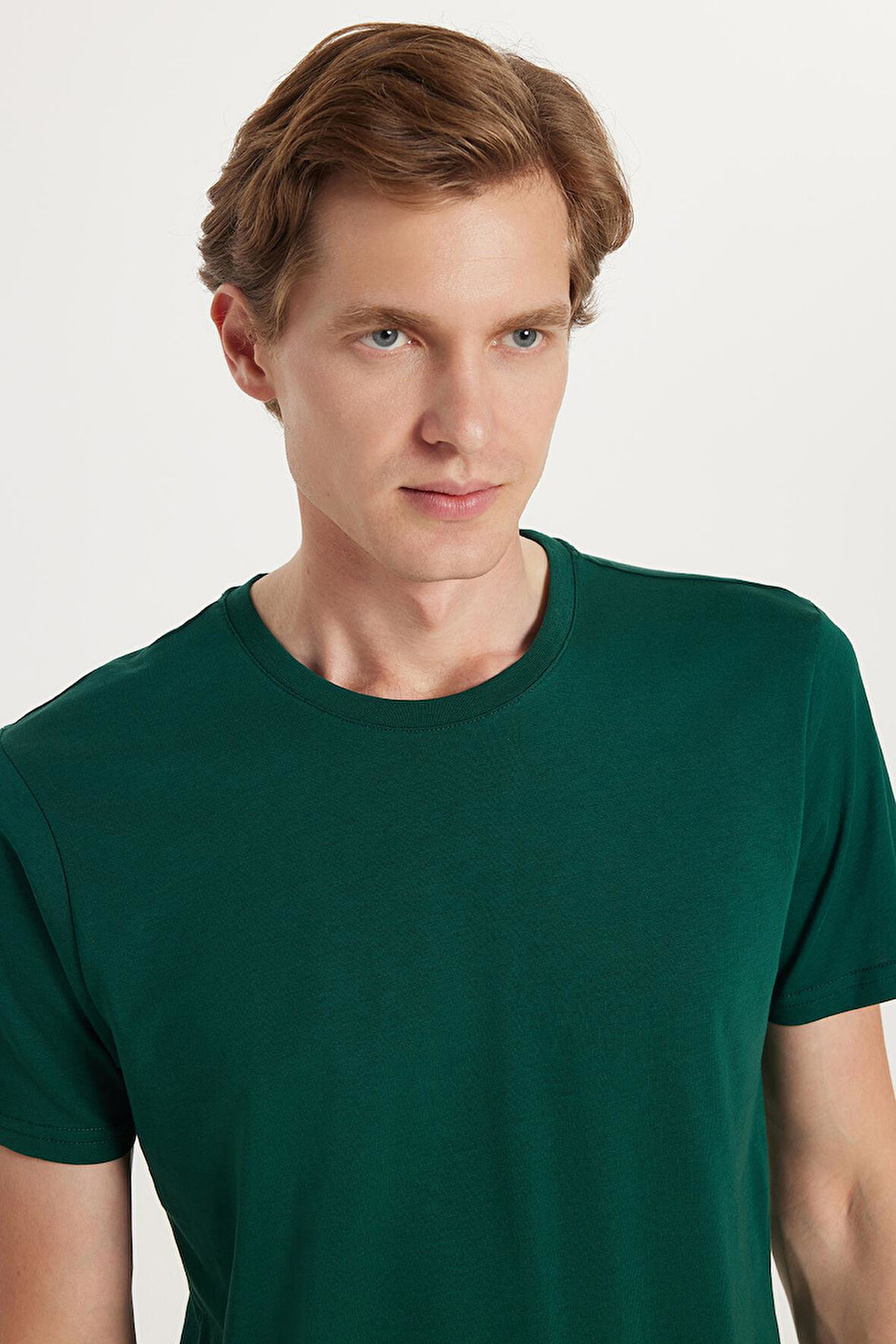 Unisex Slim Fit Dar Kesim %100 Pamuk Yumuşak Dokulu Yeşil Bisiklet Yaka Tişört