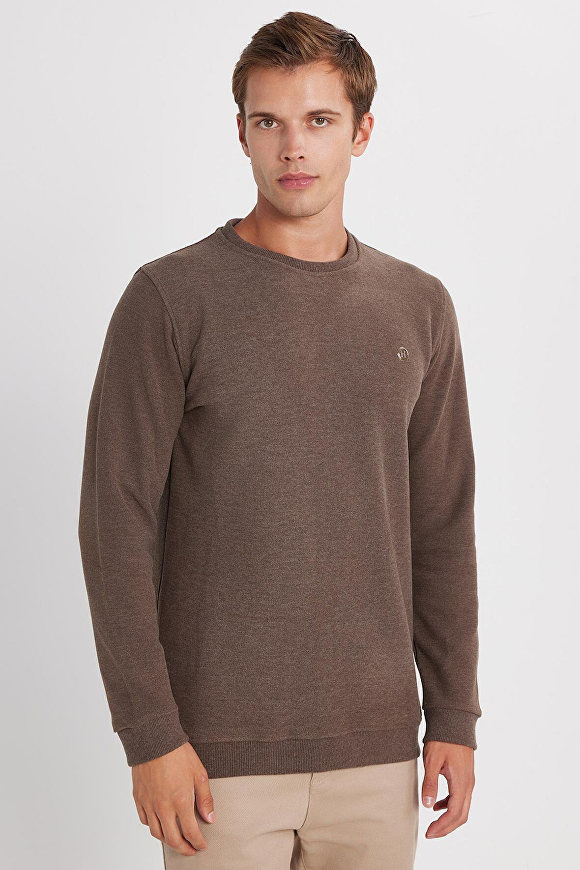 Erkek Slim Fit Dar Kesim Pamuklu Selanik Kumaş Bisiklet Yaka Kahverengi Sweatshirt