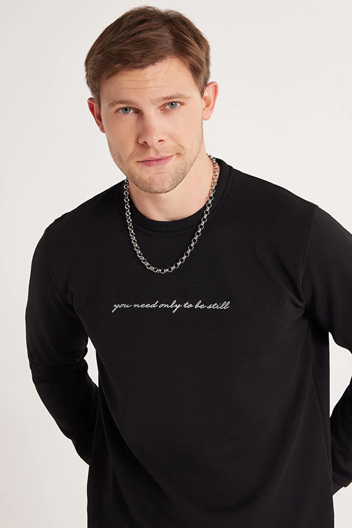 Erkek Standart Fit Pamuklu Bisiklet Yaka Şardonlu Baskılı Siyah Sweatshirt 