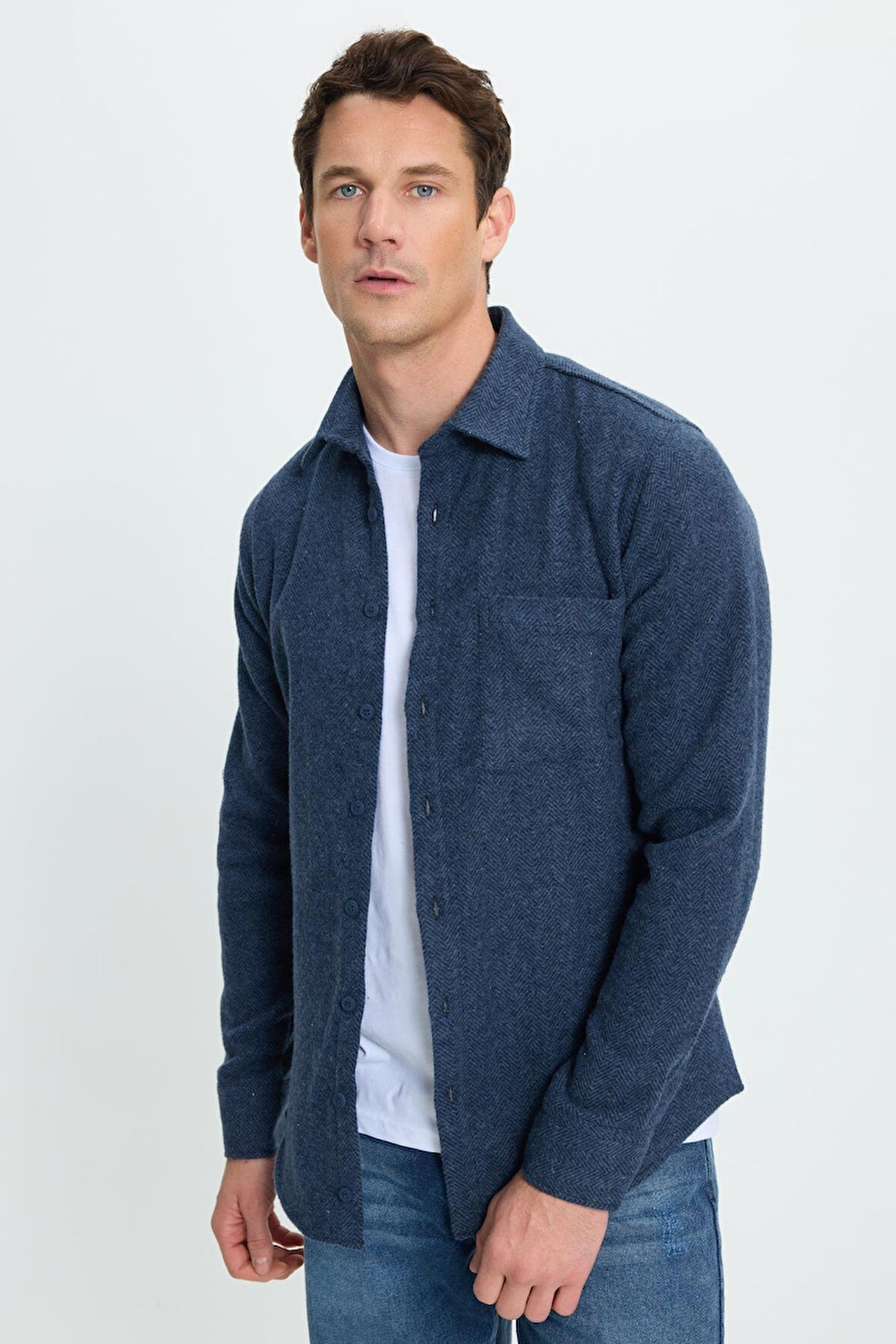 Erkek Slim Fit Dar Kesim  Armürlü Oduncu Cepli Spor Yaka İndigo Gömlek