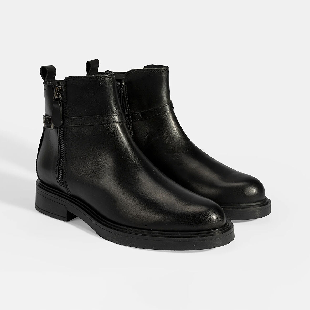 Kadın Siyah Metal Toka Detaylı Fermuarlı Deri Bot