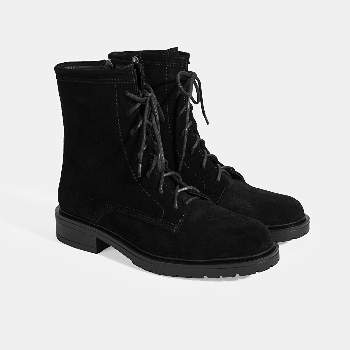 Kadın Siyah Bağcık Detaylı Süet Bot