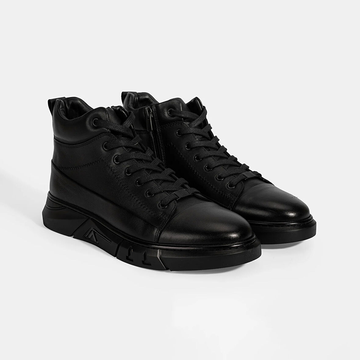 Erkek Siyah Bağcıklı Deri Bot