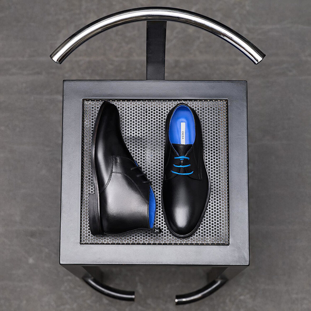 Kadın Siyah Mavi Bağcık Detaylı Deri Klasik Ayakkabı