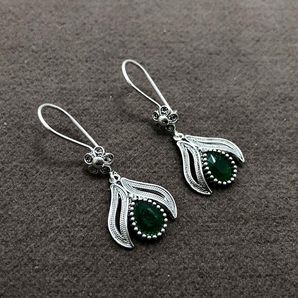 Zümrüt Taşlı Oksitli Telkari Gümüş Kadın Küpe