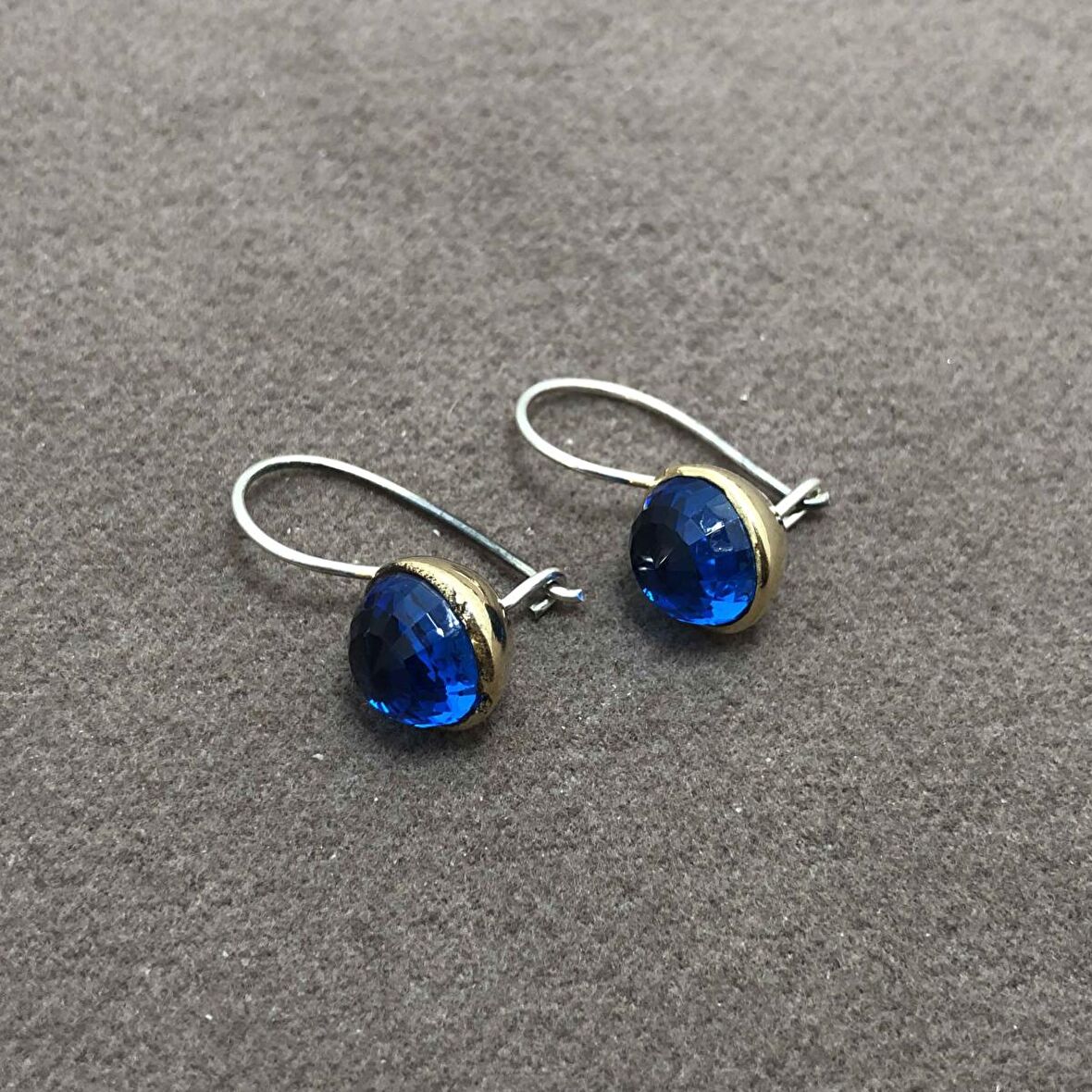 Safir Taşlı Otantik Gümüş Kadın Küpe