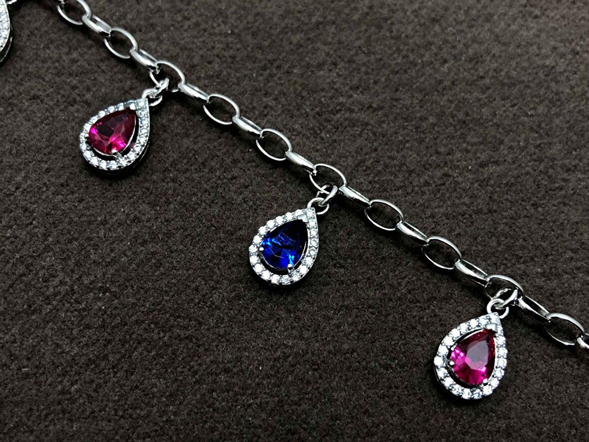 Sıra Taşlı ve Zirkon Taşlı Damla Model Kadın Gümüş Bileklik