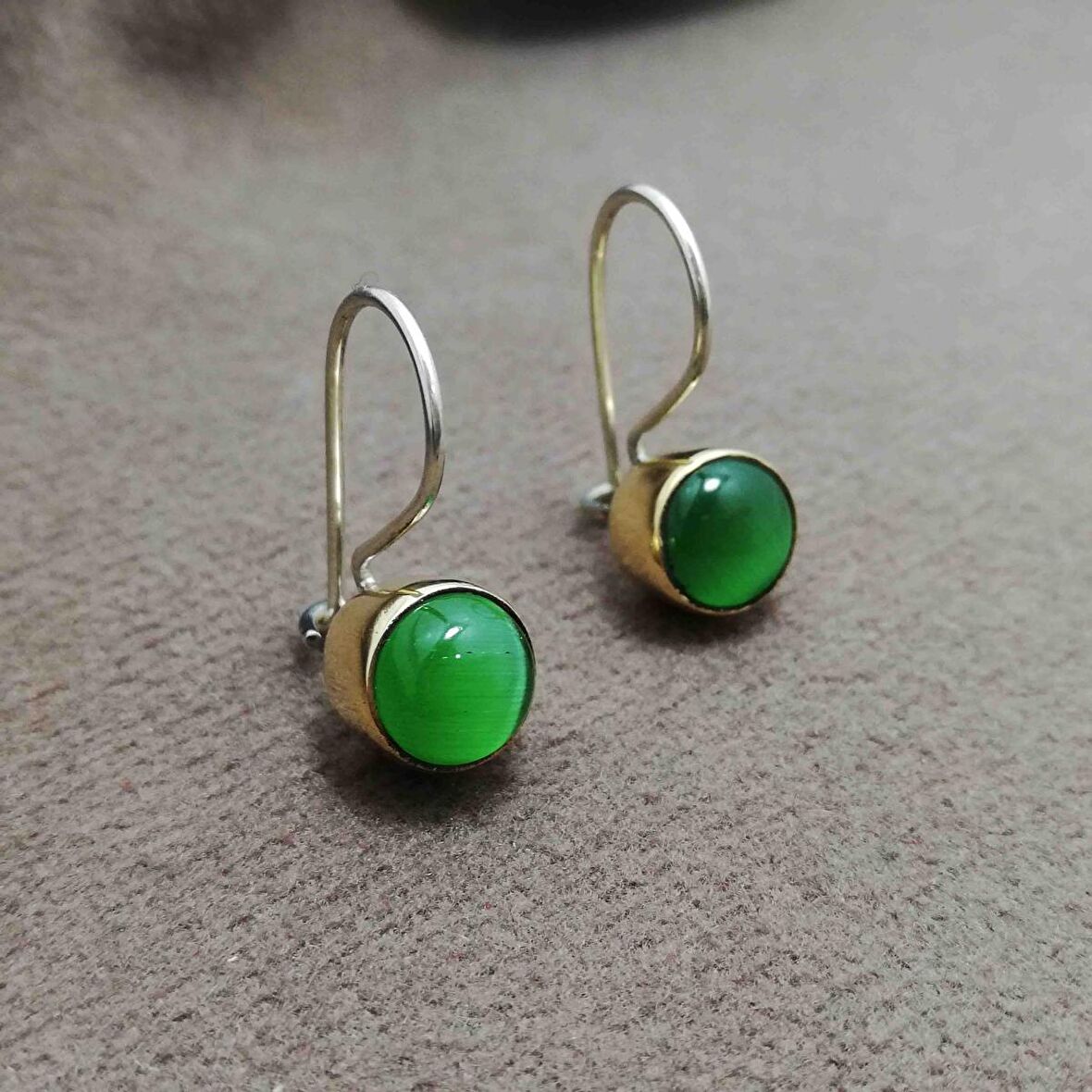 Yeşil Kedi Gözü Taşlı Otantik Gümüş Kadın Küpe