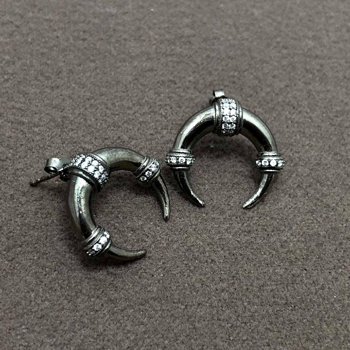 Zirkon Taşlı Modern Ay Model Gümüş Kadın Küpe