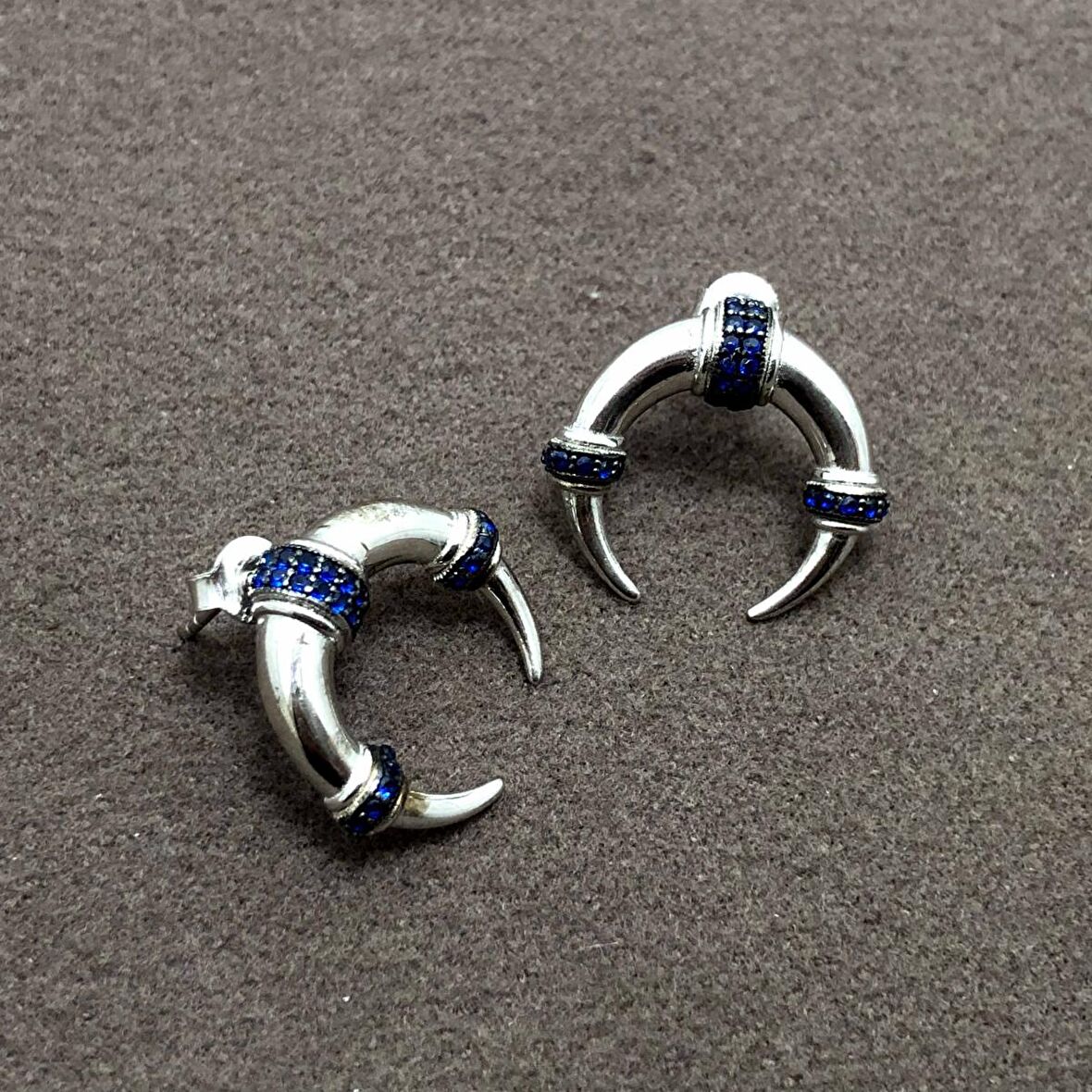 Zirkon Taşlı Modern Ay Model Gümüş Kadın Küpe