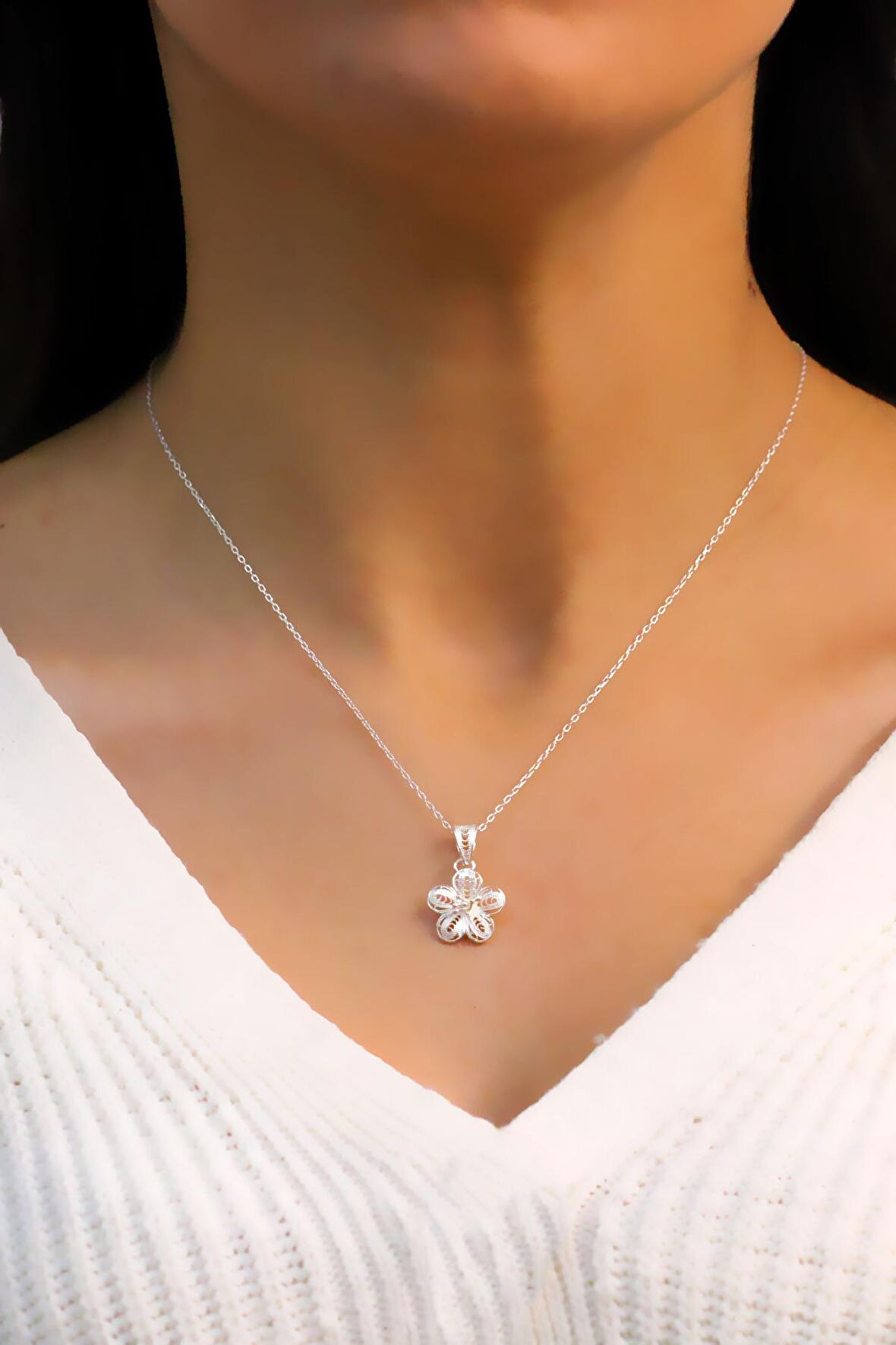 Papatya Model El işçiliği Telkari Gümüş Kadın Kolye