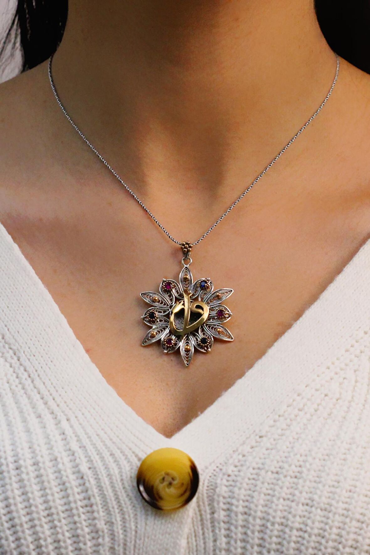 Elif Vav İşlemeli Zambak Model 925 Ayar Telkari Gümüş Kolye