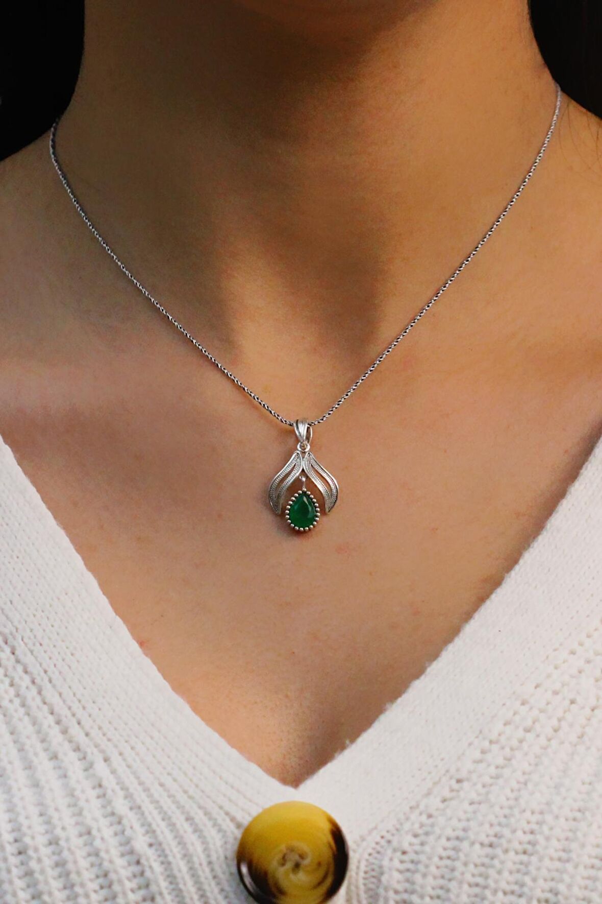 Zümrüt Taşlı Yaprak Model Kadın Telkari Gümüş Kolye