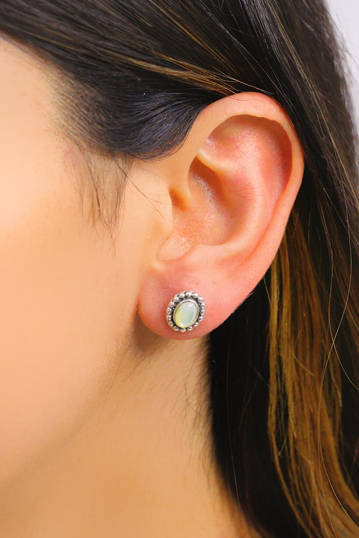 Sedef ve Markazit Taşlı Gümüş Kadın Küpe