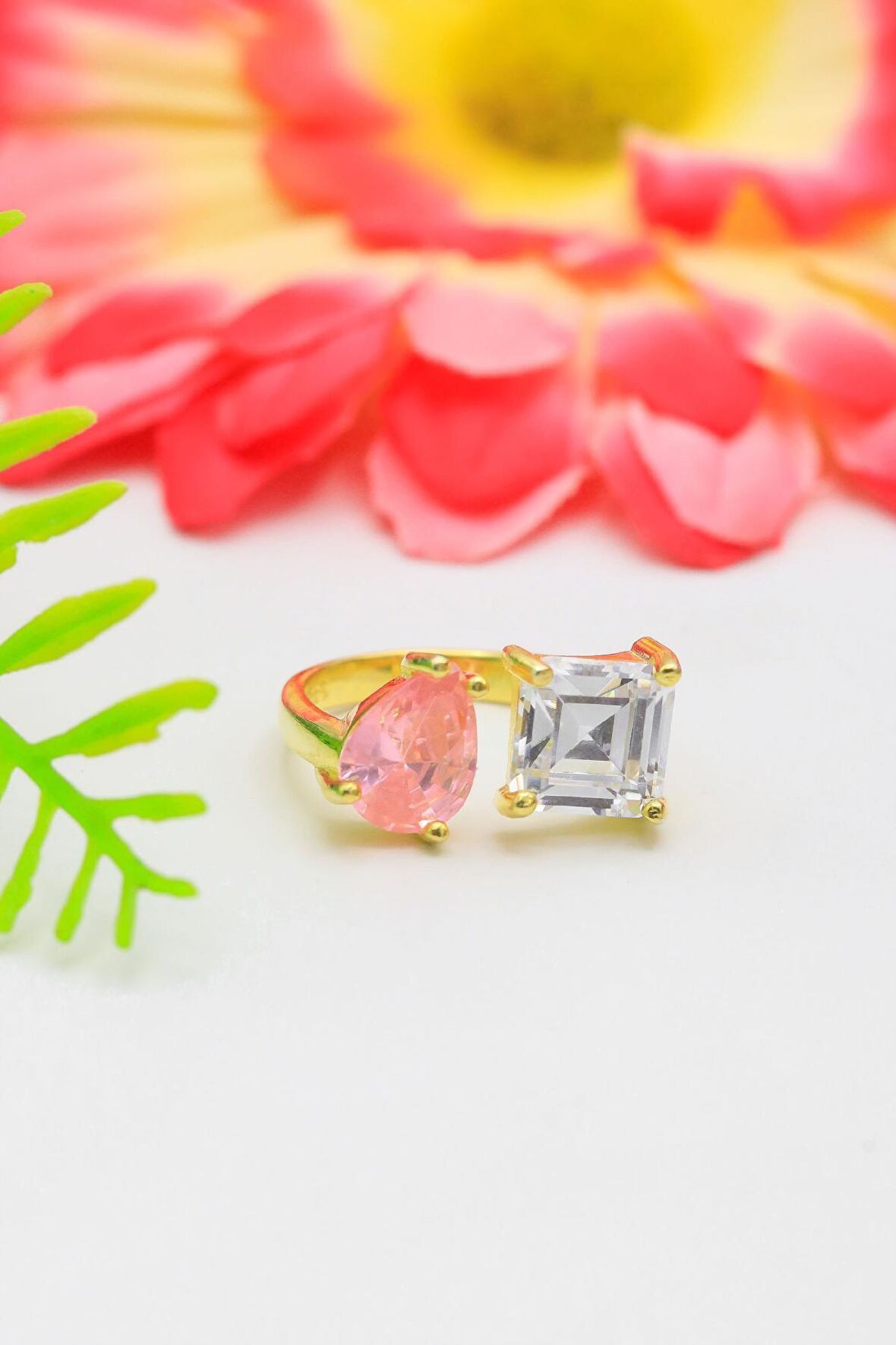 Pembe Kuvars ve Zirkon Taşlı Trend Model Gümüş Yüzük 201021127