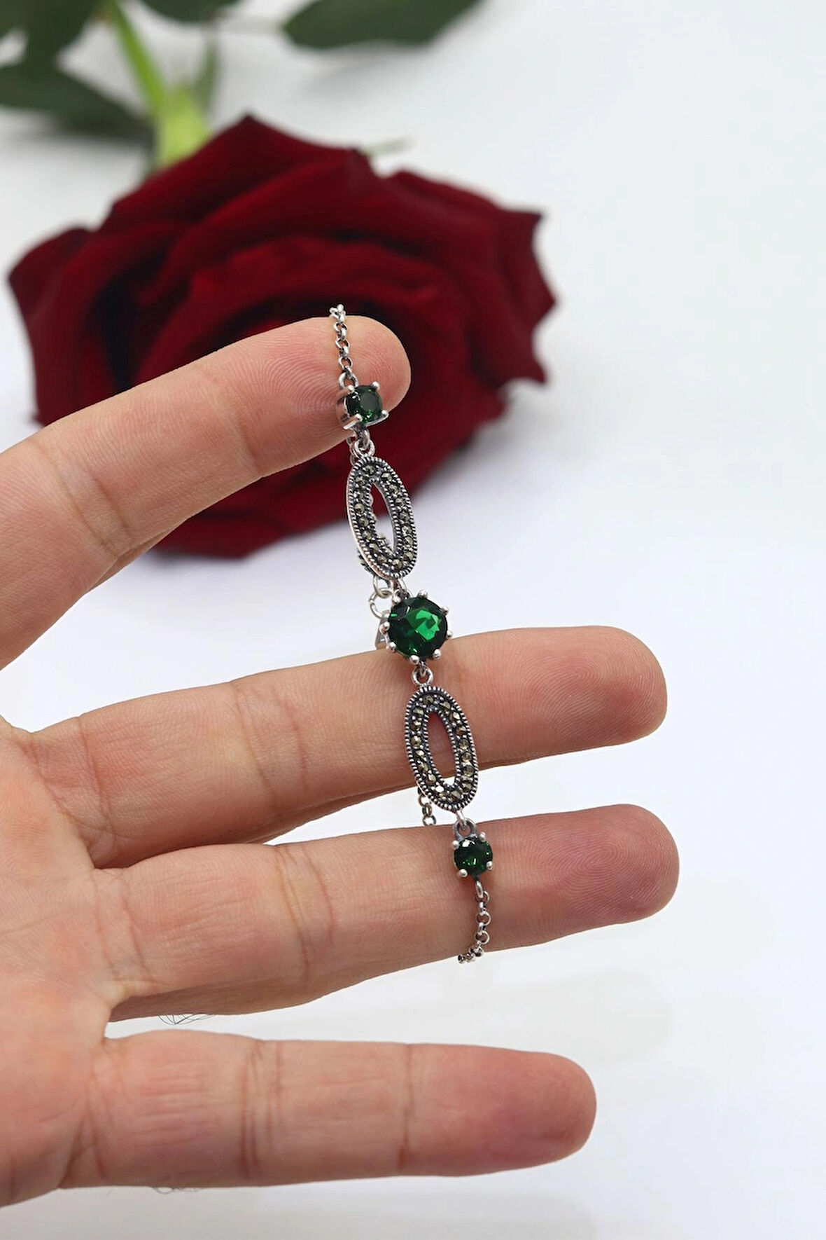 Zümrüt Taşlı Oval Model Markazit Kadın Gümüş Bileklik 201023645