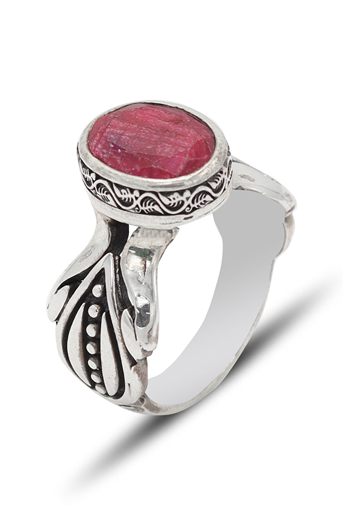 Kök Yakut Oval Taşlı Yaprak İşlemeli 925 Ayar Gümüş Kadın Yüzük 201024479