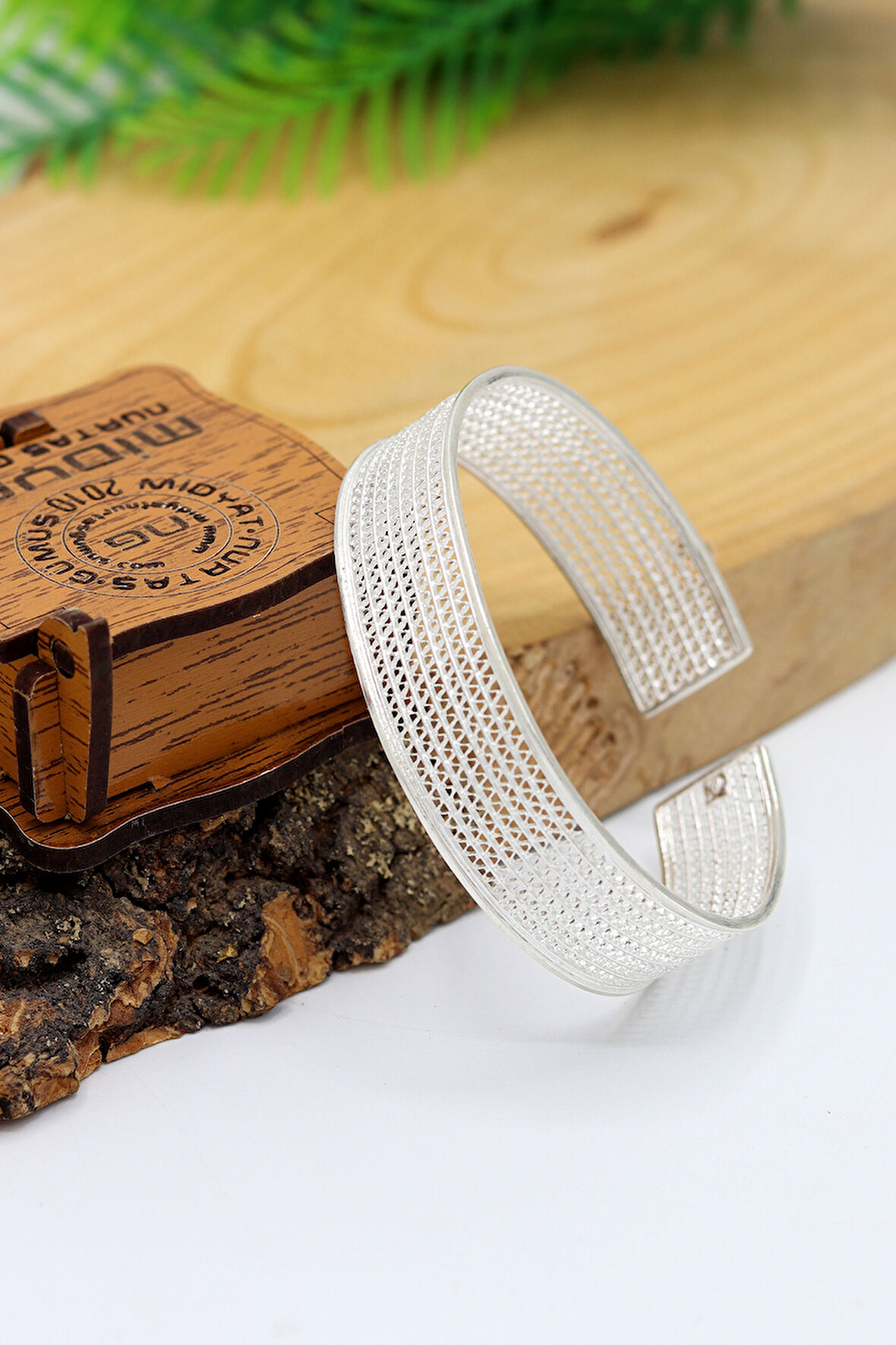 Yöresel Nokta Desenli Model Telkari Gümüş Kadın Bilezik 201024525