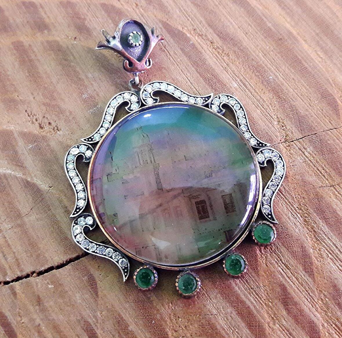 Midyat Manzaralı Model Zirkon ve Zümrüt Taşlı Gümüş Kadın Otantik Kolye