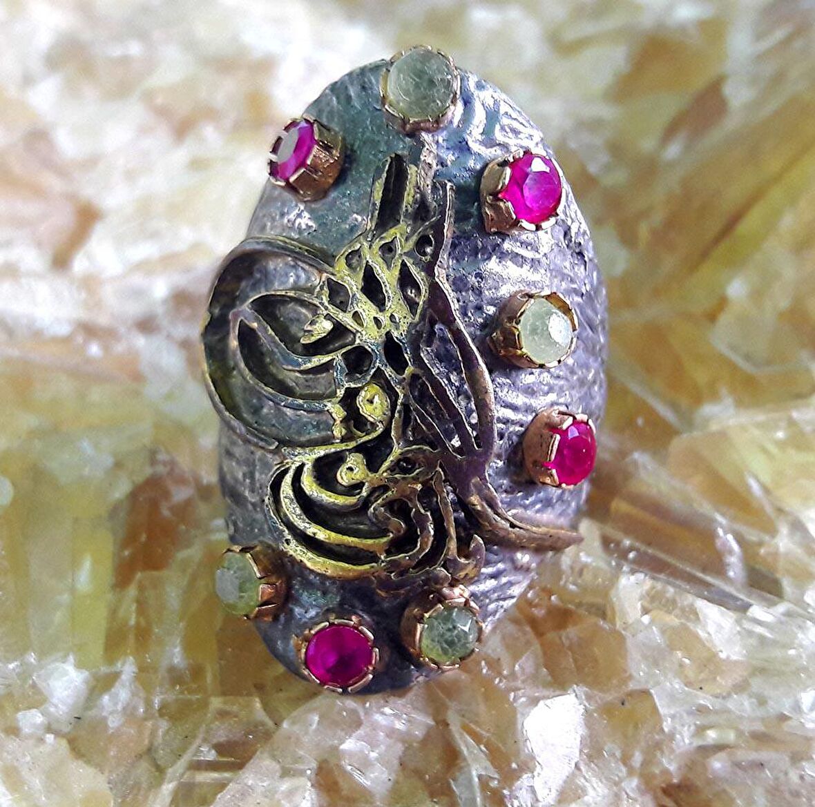 Peridot ve Yakut Taşlı Osmanlı Tuğrası İşlemeli Gümüş Kadın Otantik Yüzük