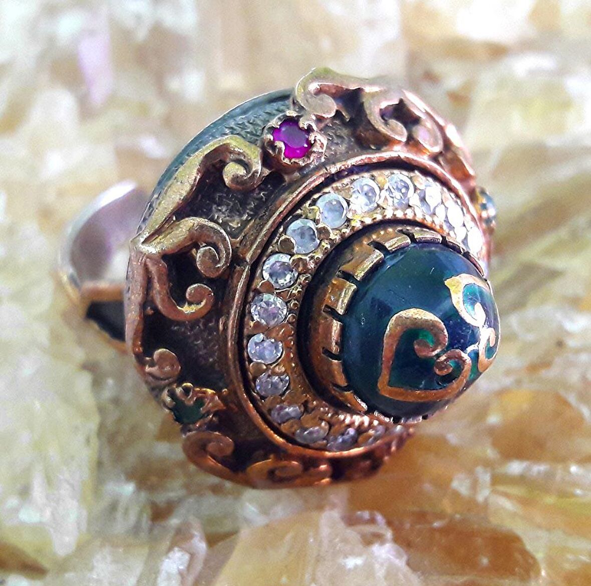 Zümrüt Zirkon ve Yakut Taşlı Gümüş Kadın Otantik Yüzük