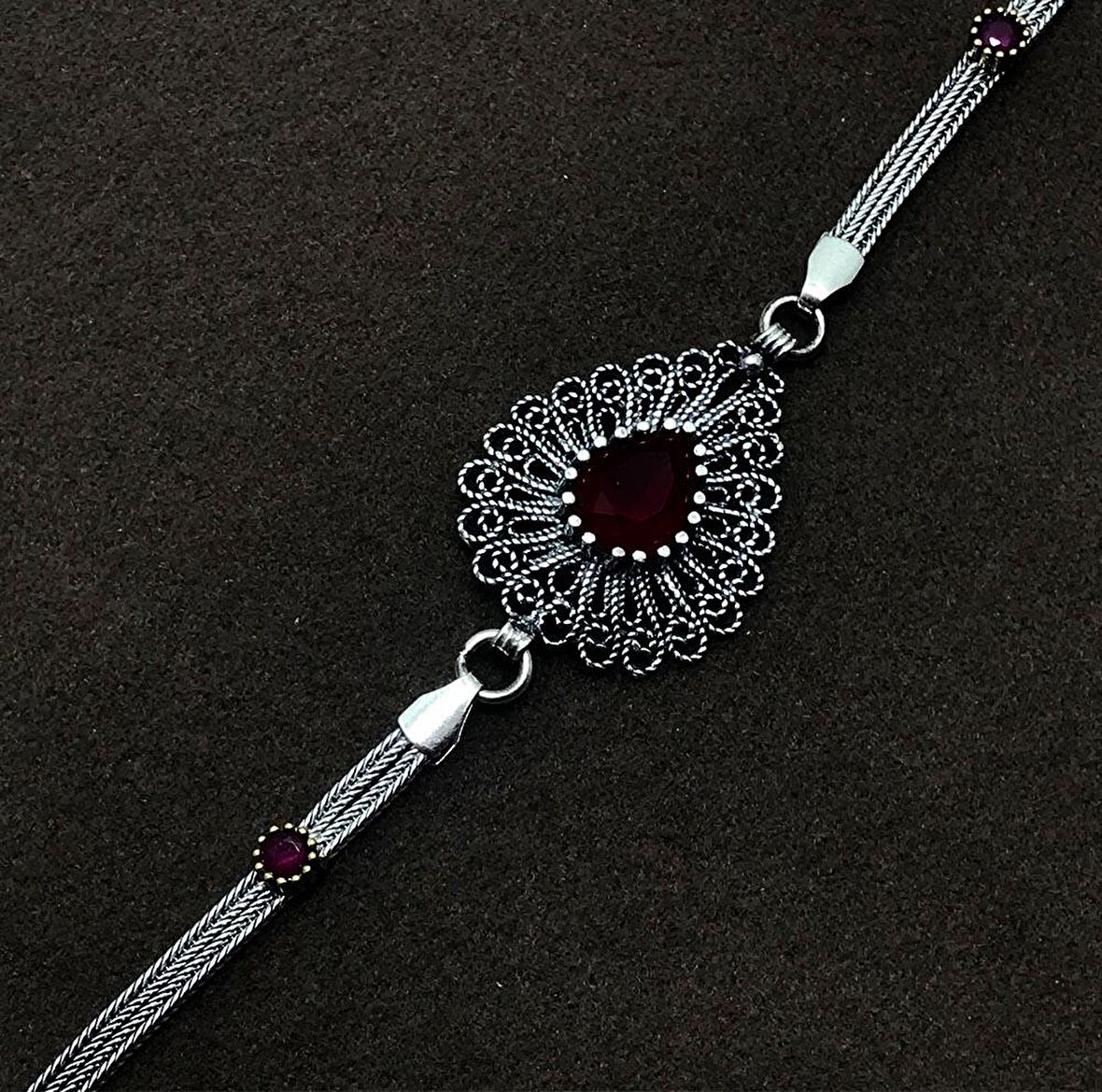 Damla Model Yakut Taşlı Gümüş Oksitli Telkari Kadın Bileklik