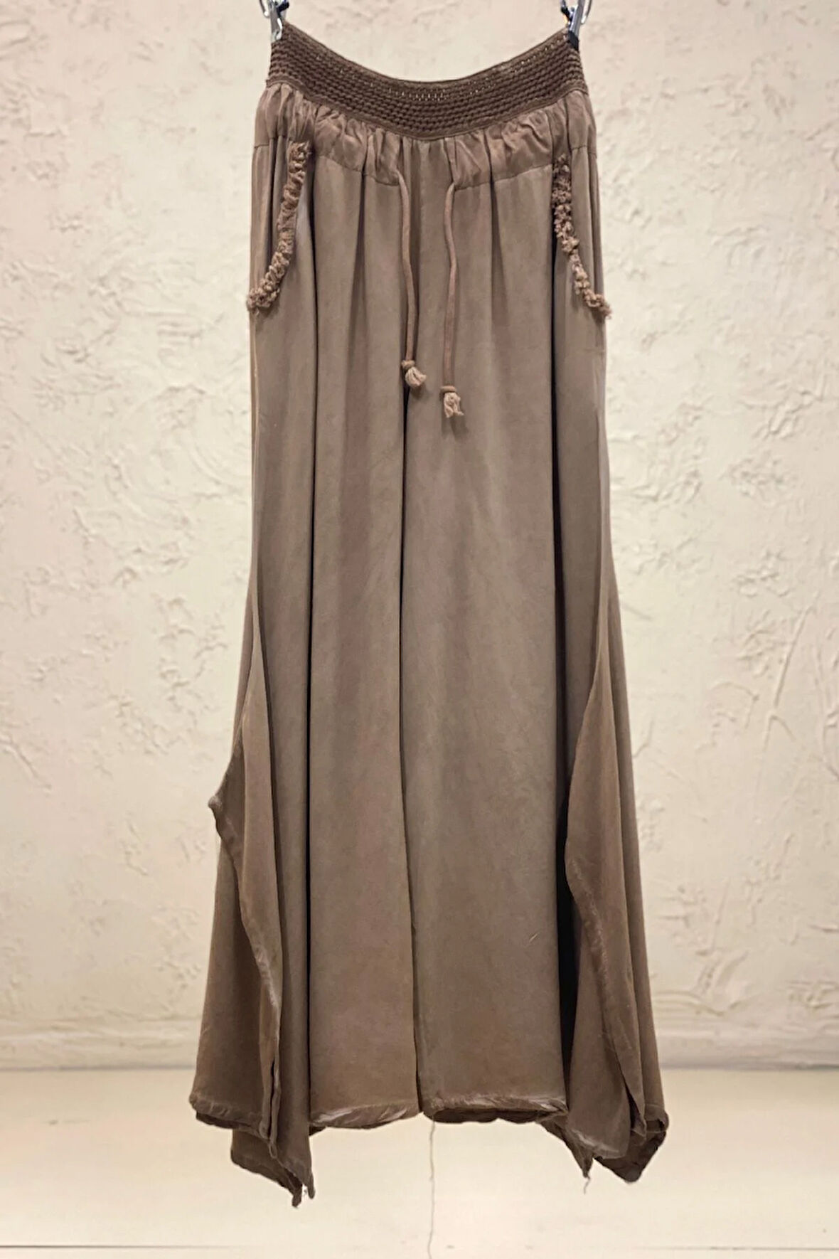 Bel Dantel Kopenaklı Cep Püsküllü Bol Paça Vual Pantolon