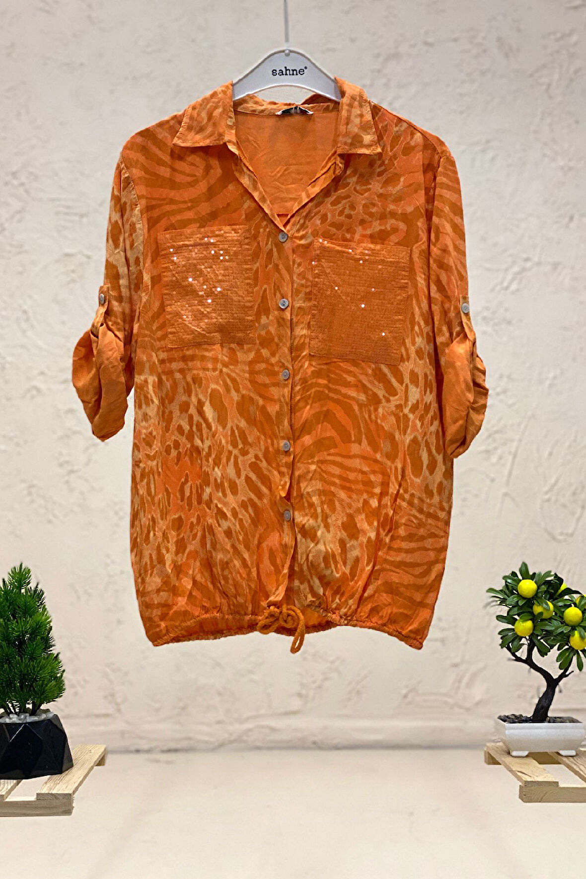 Batik Leopar Desen Pul Detaylı Vual Gömlek