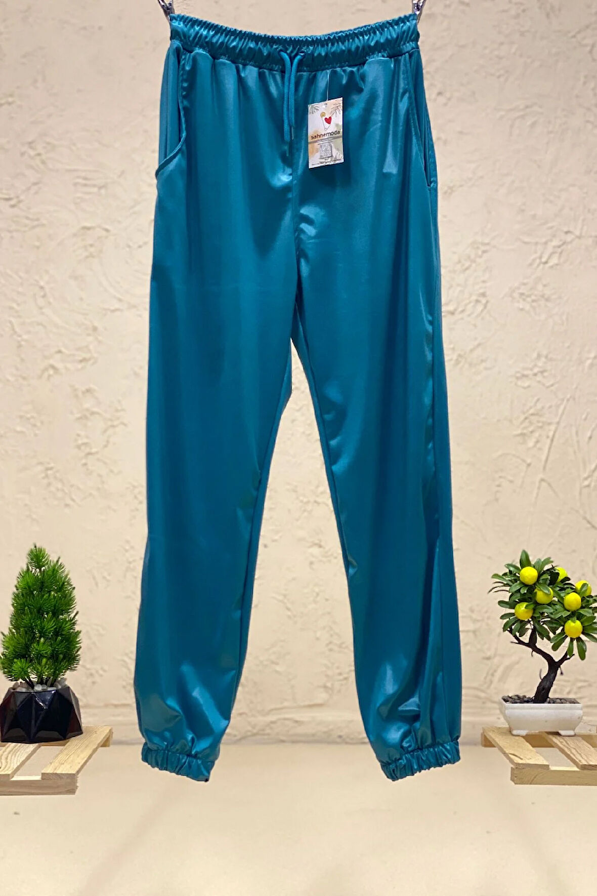 Paça Ve Bel Lastikli Saten Pantolon