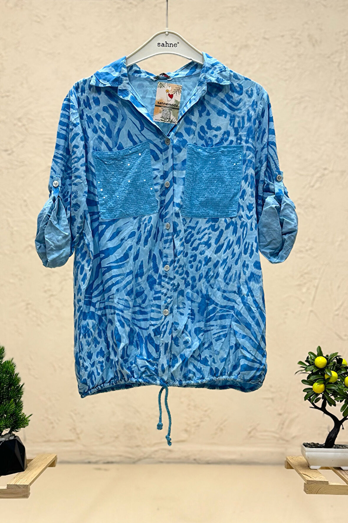 Batik Leopar Desen Pul Detaylı Vual Gömlek