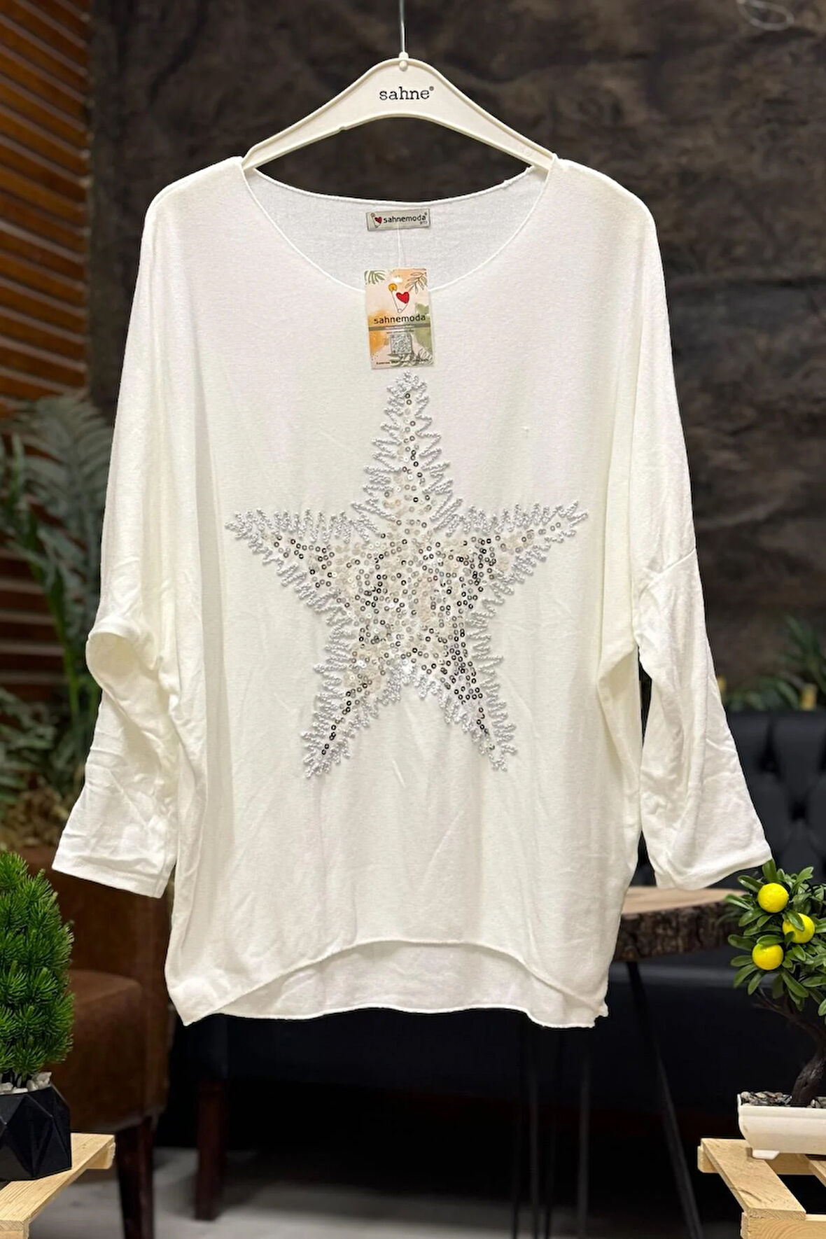 Yıldız Pullu Kayık Yaka Oversize İthal Bluz