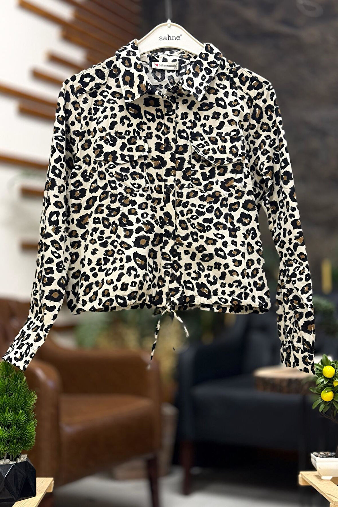 Leopar Desen Alt Bağcıklı Kısa Gömlek